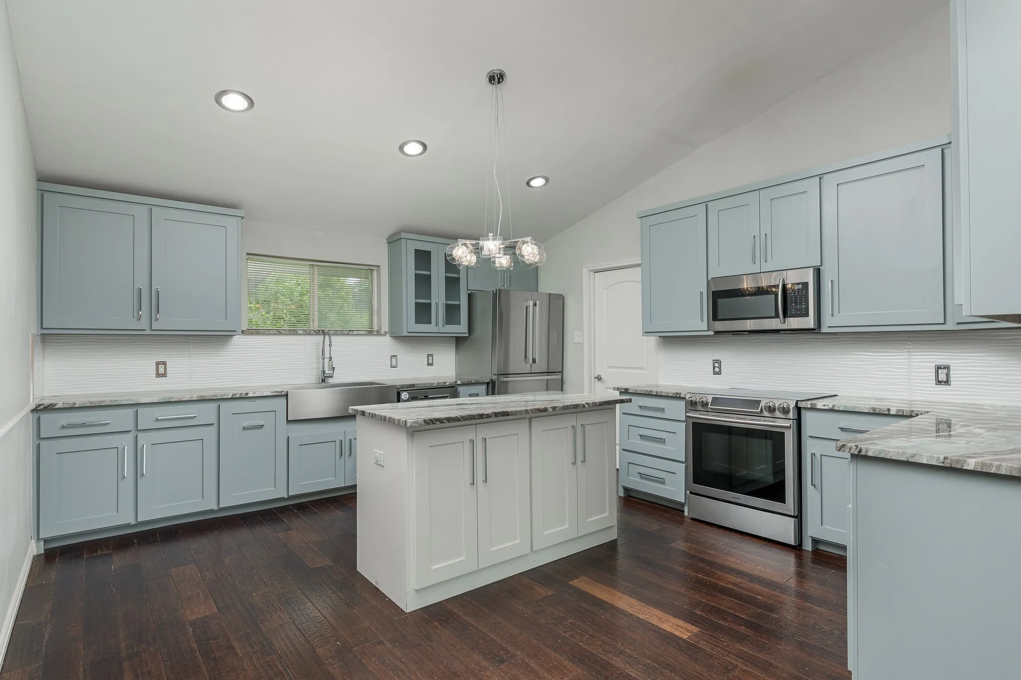 Single Family Residence For Sale in Dallas County , 3672 Midpines Drive, Dallas, Texas 75229, 4 Bedroom, 3 Bathroom, 2 Garage spaces, 2,148 Sqft, built in 1959, mls#21304880, Real Estate Agent in Dallas, Homes For Sale in Dallas county, Homes For Sale in Dallas, Realtor in Dallas Texas, Real Estate Brokerage Independent Realty Texas, Luminita Cordes Realtor