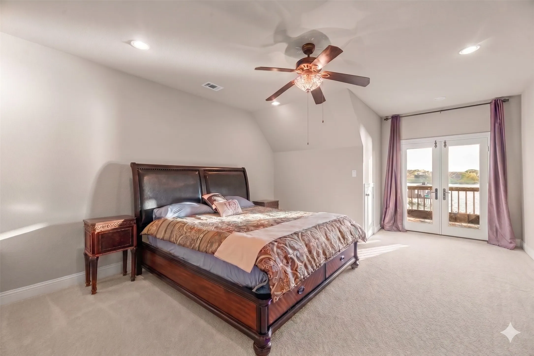 Single Family Residence For Sale in Navarro County , 146 SE County Road 2230k, Corsicana, Texas 75109, 5 Bedroom, 6 Bathroom, 3 Garage spaces, 4,005 Sqft, built in 2013, mls#21302064, Real Estate Agent in Corsicana, Homes For Sale in Navarro county, Homes For Sale in Corsicana, Realtor in Corsicana Texas, Real Estate Brokerage Independent Realty Texas, Luminita Cordes Realtor