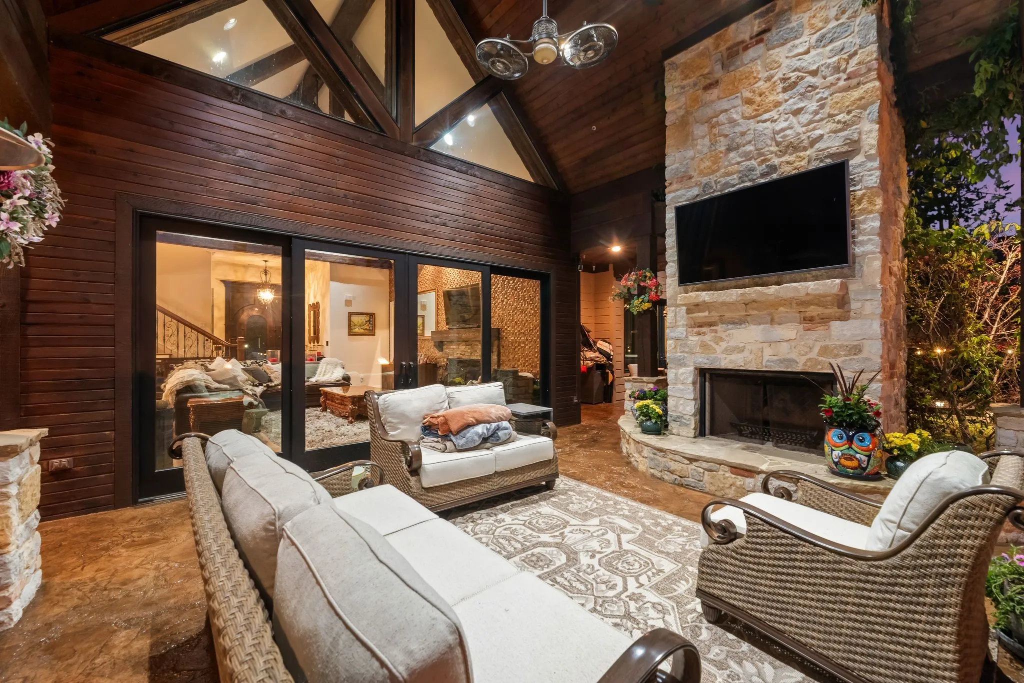 Single Family Residence For Sale in Navarro County , 146 SE County Road 2230k, Corsicana, Texas 75109, 5 Bedroom, 6 Bathroom, 3 Garage spaces, 4,005 Sqft, built in 2013, mls#21302064, Real Estate Agent in Corsicana, Homes For Sale in Navarro county, Homes For Sale in Corsicana, Realtor in Corsicana Texas, Real Estate Brokerage Independent Realty Texas, Luminita Cordes Realtor