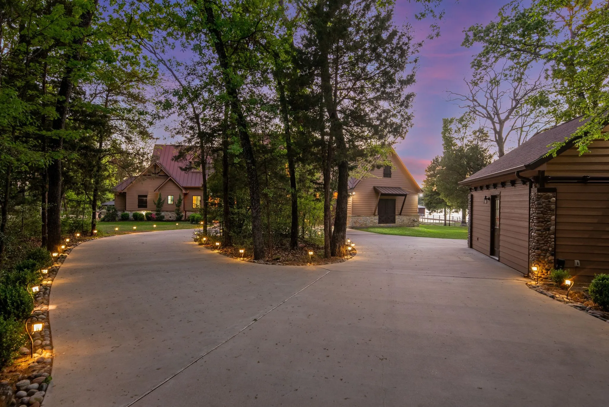 Single Family Residence For Sale in Navarro County , 146 SE County Road 2230k, Corsicana, Texas 75109, 5 Bedroom, 6 Bathroom, 3 Garage spaces, 4,005 Sqft, built in 2013, mls#21302064, Real Estate Agent in Corsicana, Homes For Sale in Navarro county, Homes For Sale in Corsicana, Realtor in Corsicana Texas, Real Estate Brokerage Independent Realty Texas, Luminita Cordes Realtor