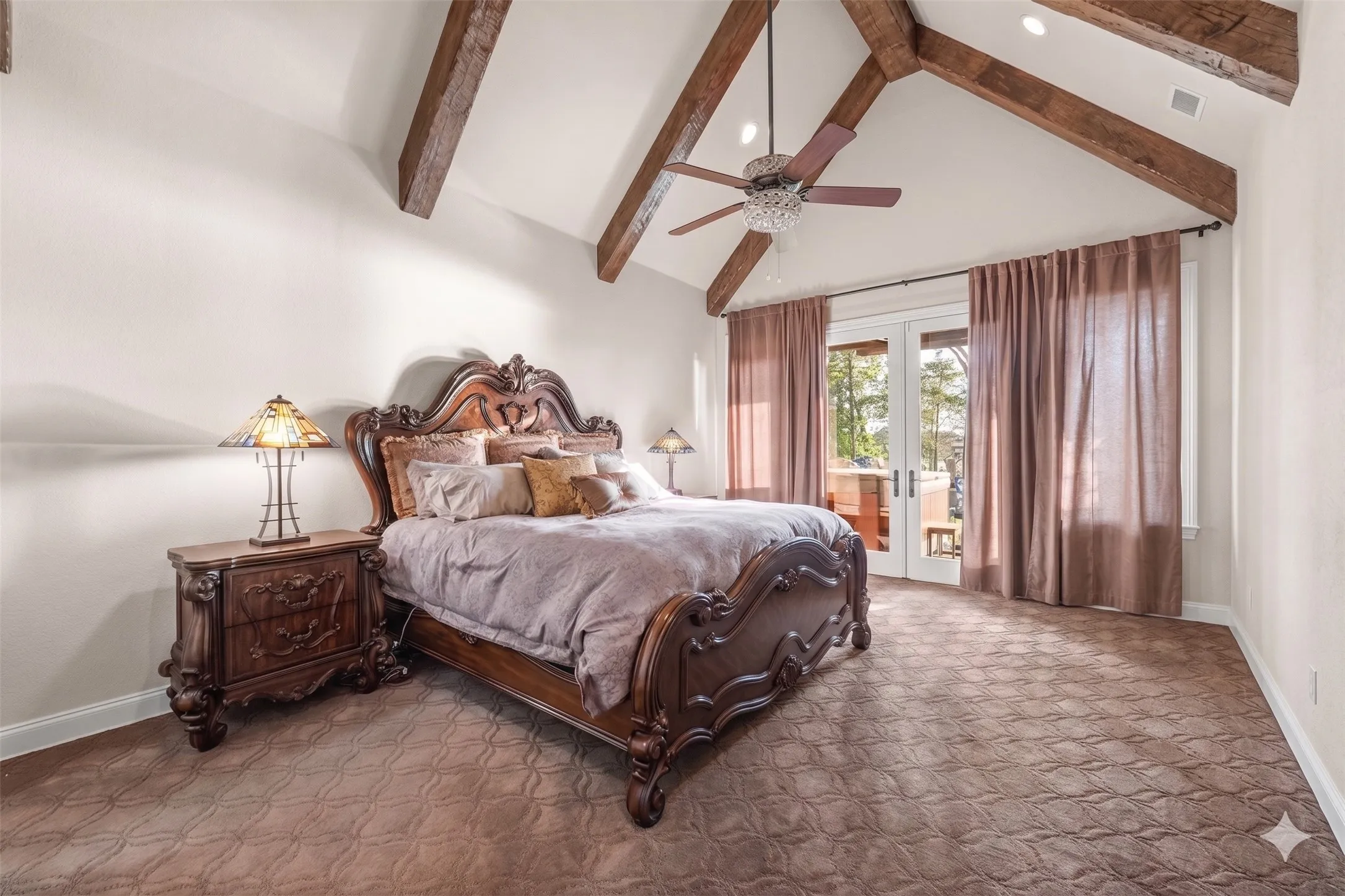Single Family Residence For Sale in Navarro County , 146 SE County Road 2230k, Corsicana, Texas 75109, 5 Bedroom, 6 Bathroom, 3 Garage spaces, 4,005 Sqft, built in 2013, mls#21302064, Real Estate Agent in Corsicana, Homes For Sale in Navarro county, Homes For Sale in Corsicana, Realtor in Corsicana Texas, Real Estate Brokerage Independent Realty Texas, Luminita Cordes Realtor