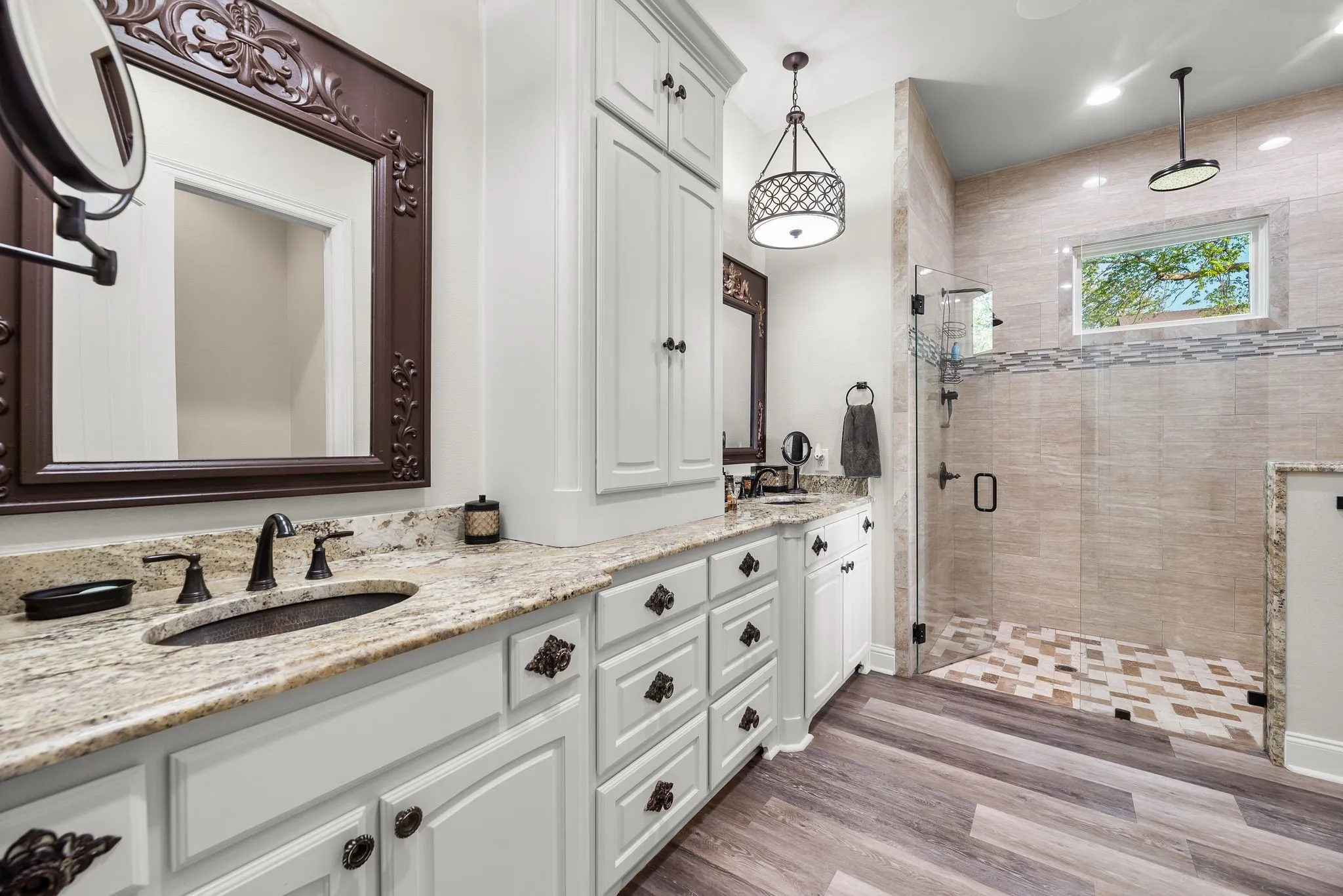 Single Family Residence For Sale in Navarro County , 146 SE County Road 2230k, Corsicana, Texas 75109, 5 Bedroom, 6 Bathroom, 3 Garage spaces, 4,005 Sqft, built in 2013, mls#21302064, Real Estate Agent in Corsicana, Homes For Sale in Navarro county, Homes For Sale in Corsicana, Realtor in Corsicana Texas, Real Estate Brokerage Independent Realty Texas, Luminita Cordes Realtor