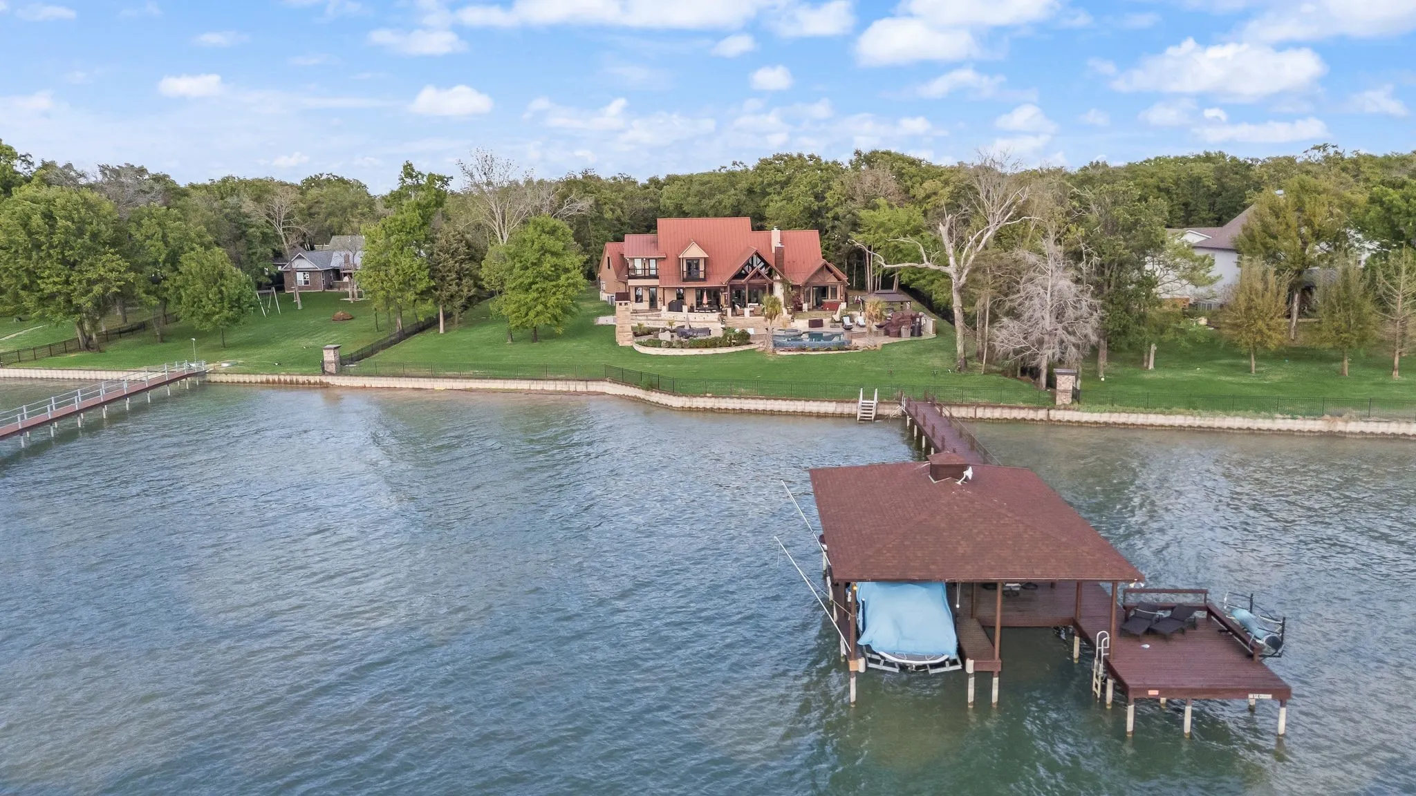 Single Family Residence For Sale in Navarro County , 146 SE County Road 2230k, Corsicana, Texas 75109, 5 Bedroom, 6 Bathroom, 3 Garage spaces, 4,005 Sqft, built in 2013, mls#21302064, Real Estate Agent in Corsicana, Homes For Sale in Navarro county, Homes For Sale in Corsicana, Realtor in Corsicana Texas, Real Estate Brokerage Independent Realty Texas, Luminita Cordes Realtor