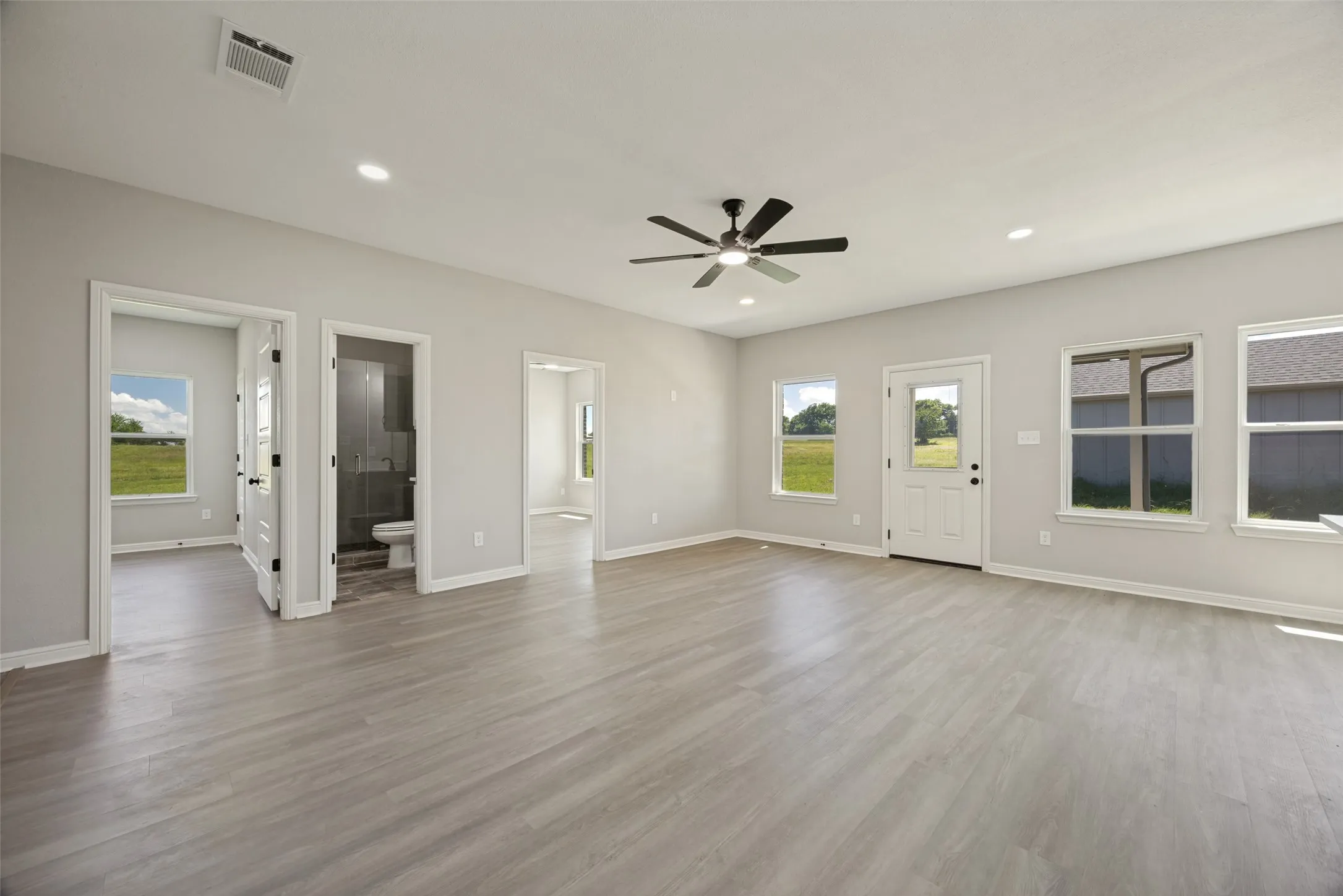 Single Family Residence For Sale in Fannin County , 1948 County Road 1255, Savoy, Texas 75479, 4 Bedroom, 2 Bathroom, 2 Garage spaces, 1,823 Sqft, built in 2025, mls#21297777, Real Estate Agent in Savoy, Homes For Sale in Fannin county, Homes For Sale in Savoy, Realtor in Savoy Texas, Real Estate Brokerage Independent Realty Texas, Luminita Cordes Realtor