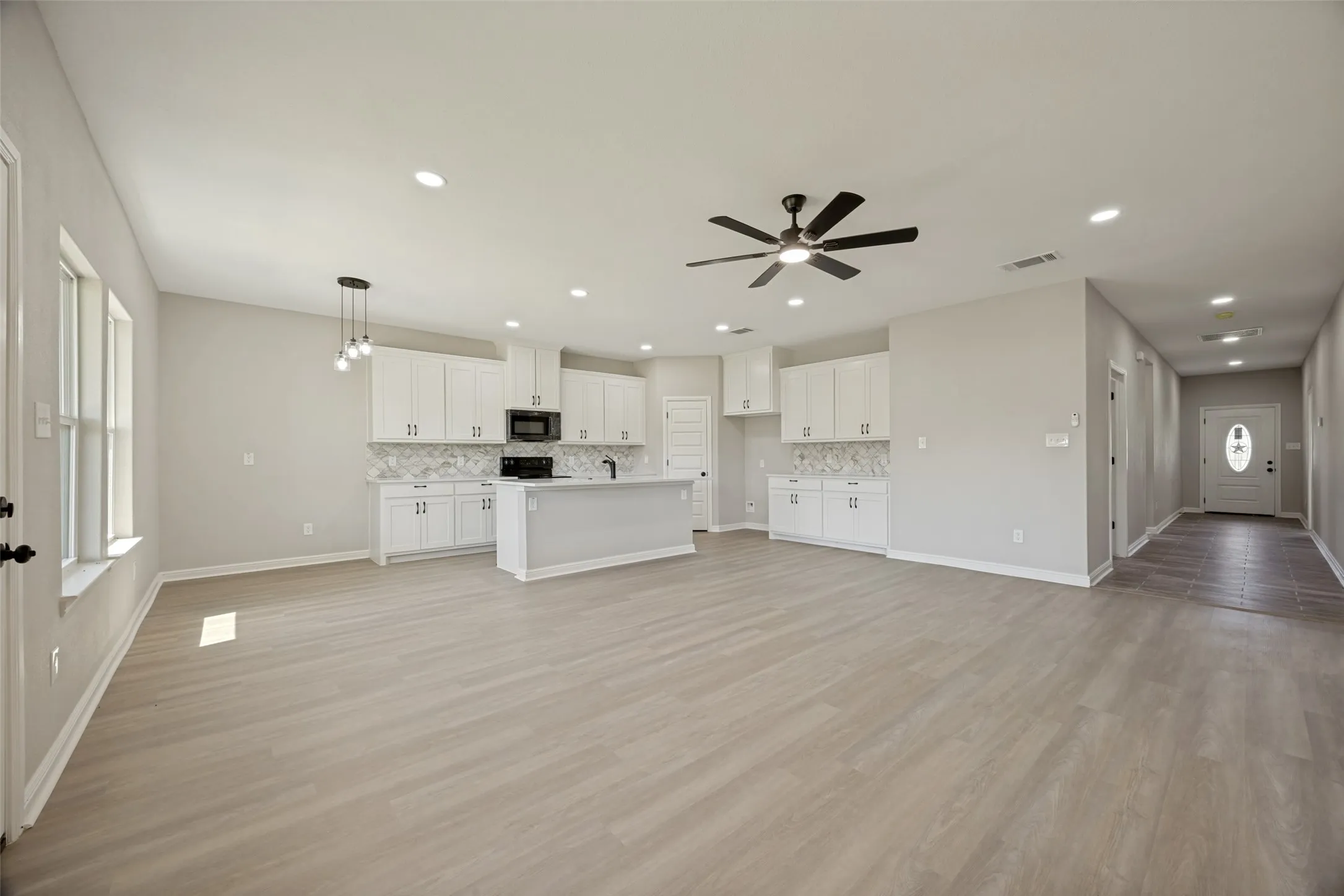 Single Family Residence For Sale in Fannin County , 1948 County Road 1255, Savoy, Texas 75479, 4 Bedroom, 2 Bathroom, 2 Garage spaces, 1,823 Sqft, built in 2025, mls#21297777, Real Estate Agent in Savoy, Homes For Sale in Fannin county, Homes For Sale in Savoy, Realtor in Savoy Texas, Real Estate Brokerage Independent Realty Texas, Luminita Cordes Realtor