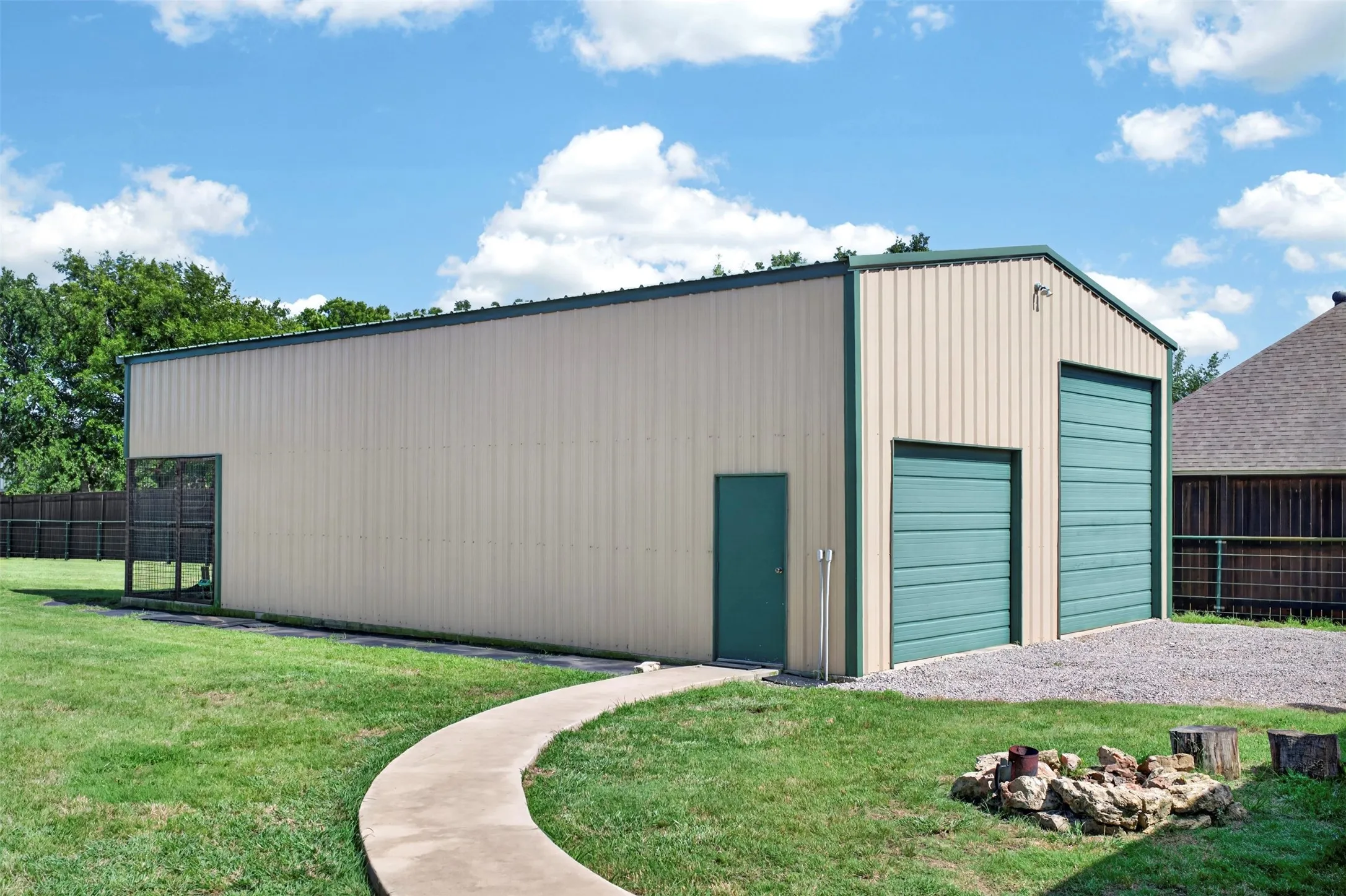 Single Family Residence For Sale in Denton County , 2270 Mitchell Road, Krum, Texas 76249, 3 Bedroom, 2 Bathroom, 2 Garage spaces, 1,736 Sqft, built in 2018, mls#21299539, Real Estate Agent in Krum, Homes For Sale in Denton county, Homes For Sale in Krum, Realtor in Krum Texas, Real Estate Brokerage Independent Realty Texas, Luminita Cordes Realtor