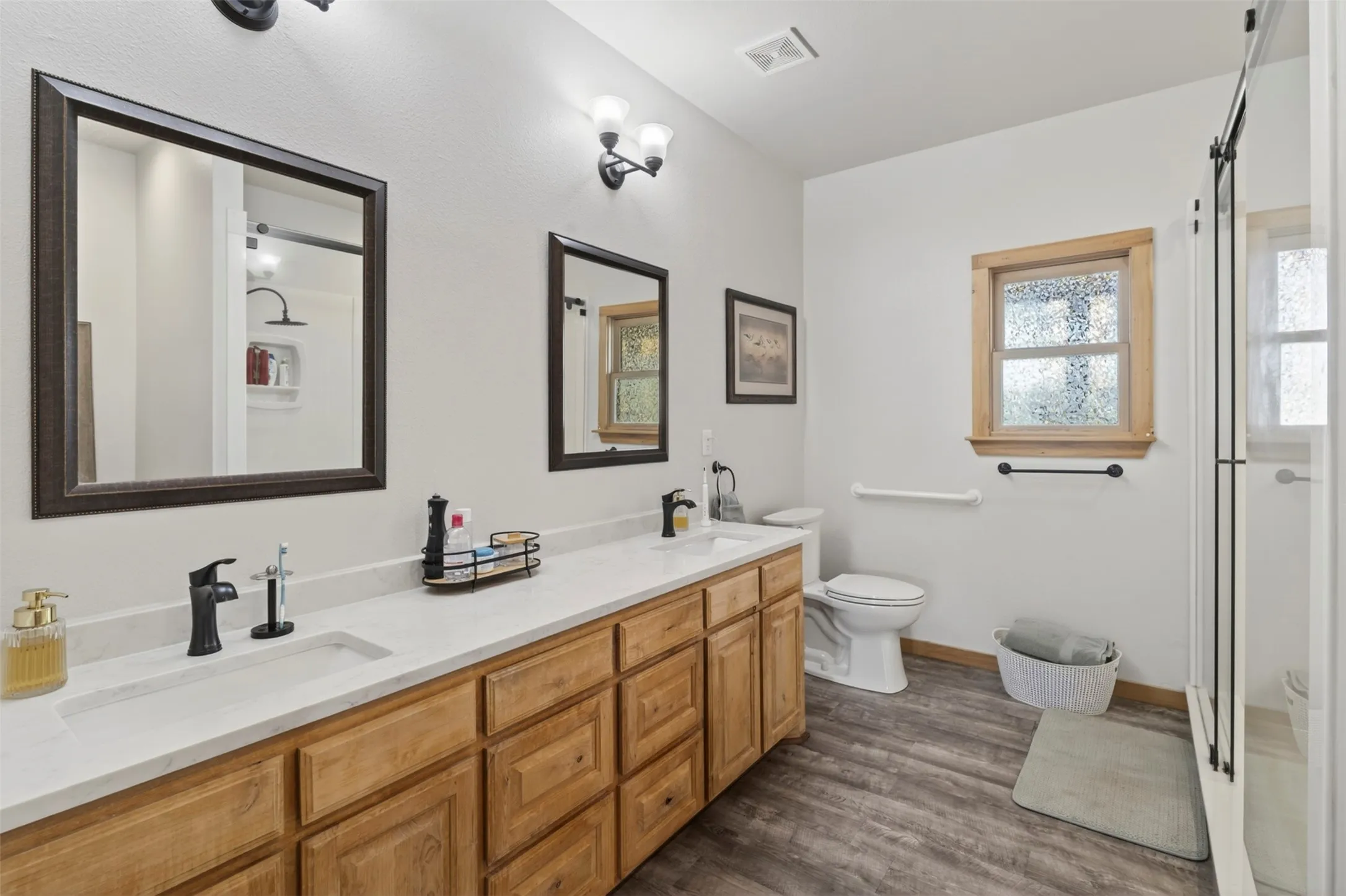 Single Family Residence For Sale in Denton County , 2270 Mitchell Road, Krum, Texas 76249, 3 Bedroom, 2 Bathroom, 2 Garage spaces, 1,736 Sqft, built in 2018, mls#21299539, Real Estate Agent in Krum, Homes For Sale in Denton county, Homes For Sale in Krum, Realtor in Krum Texas, Real Estate Brokerage Independent Realty Texas, Luminita Cordes Realtor