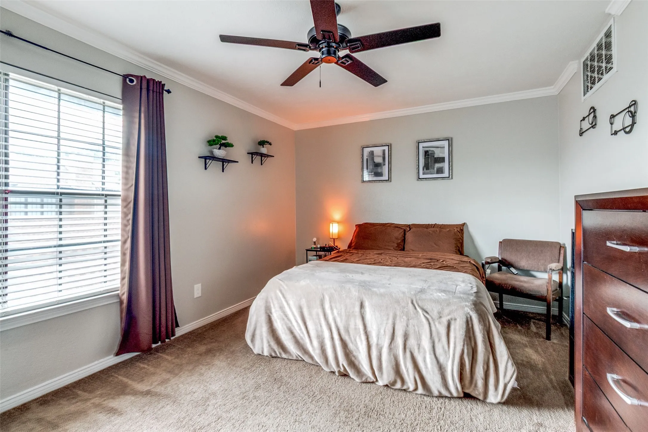 Townhouse For Sale in Dallas County , 9910 Royal Lane 505, Dallas, Texas 75231, 2 Bedroom, 2 Bathroom, Garage spaces, 1,070 Sqft, built in 1981, Price $184,000, mls#21305725, Real Estate Agent in Dallas, Homes For Sale in Dallas county, Homes For Sale in Dallas, Realtor in Dallas Texas, Real Estate Brokerage Independent Realty Texas, Luminita Cordes Realtor