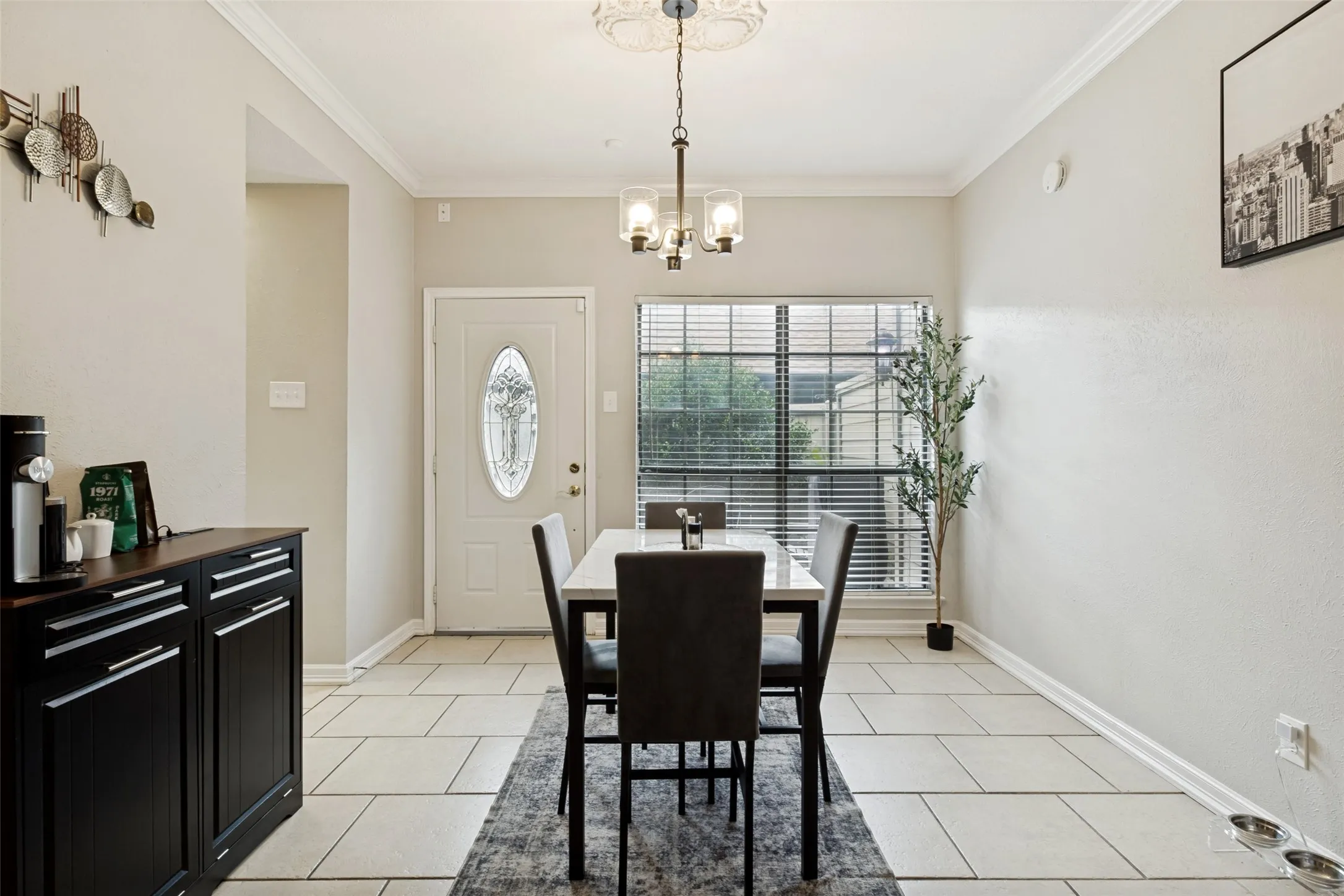 Townhouse For Sale in Dallas County , 9910 Royal Lane 505, Dallas, Texas 75231, 2 Bedroom, 2 Bathroom, Garage spaces, 1,070 Sqft, built in 1981, Price $184,000, mls#21305725, Real Estate Agent in Dallas, Homes For Sale in Dallas county, Homes For Sale in Dallas, Realtor in Dallas Texas, Real Estate Brokerage Independent Realty Texas, Luminita Cordes Realtor