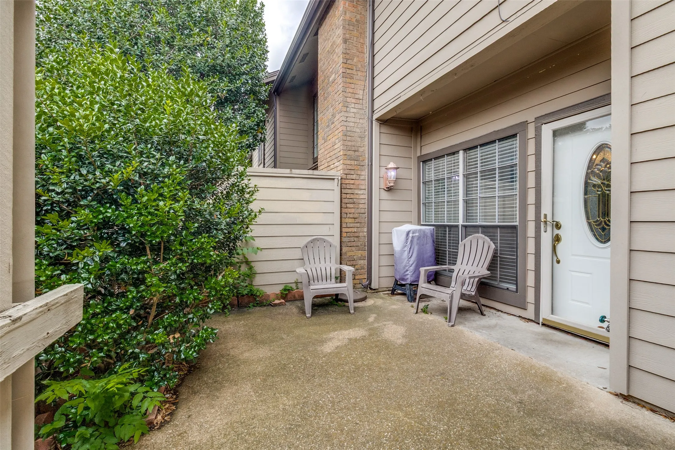 Townhouse For Sale in Dallas County , 9910 Royal Lane 505, Dallas, Texas 75231, 2 Bedroom, 2 Bathroom, Garage spaces, 1,070 Sqft, built in 1981, Price $184,000, mls#21305725, Real Estate Agent in Dallas, Homes For Sale in Dallas county, Homes For Sale in Dallas, Realtor in Dallas Texas, Real Estate Brokerage Independent Realty Texas, Luminita Cordes Realtor