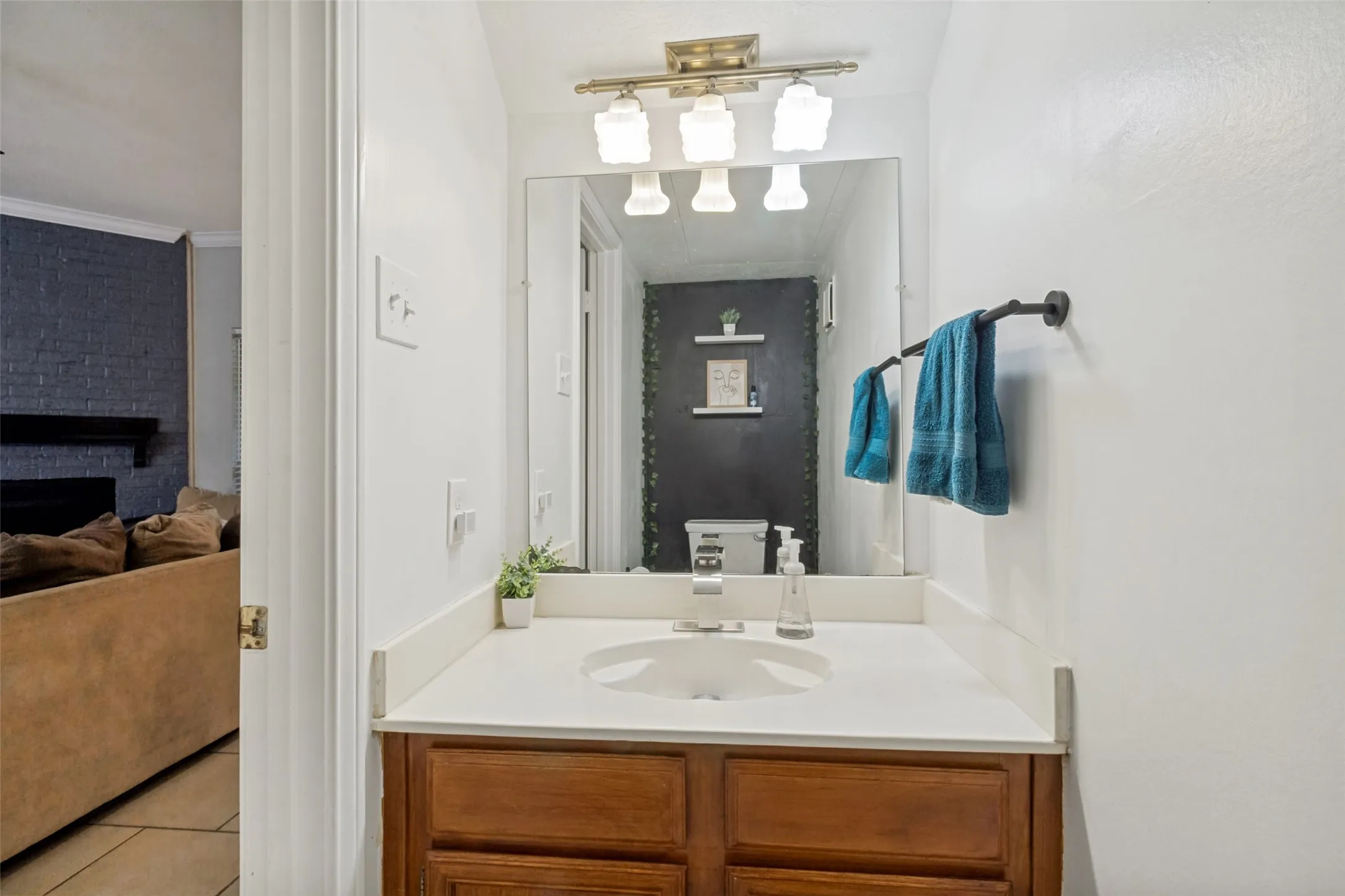 Townhouse For Sale in Dallas County , 9910 Royal Lane 505, Dallas, Texas 75231, 2 Bedroom, 2 Bathroom, Garage spaces, 1,070 Sqft, built in 1981, Price $184,000, mls#21305725, Real Estate Agent in Dallas, Homes For Sale in Dallas county, Homes For Sale in Dallas, Realtor in Dallas Texas, Real Estate Brokerage Independent Realty Texas, Luminita Cordes Realtor