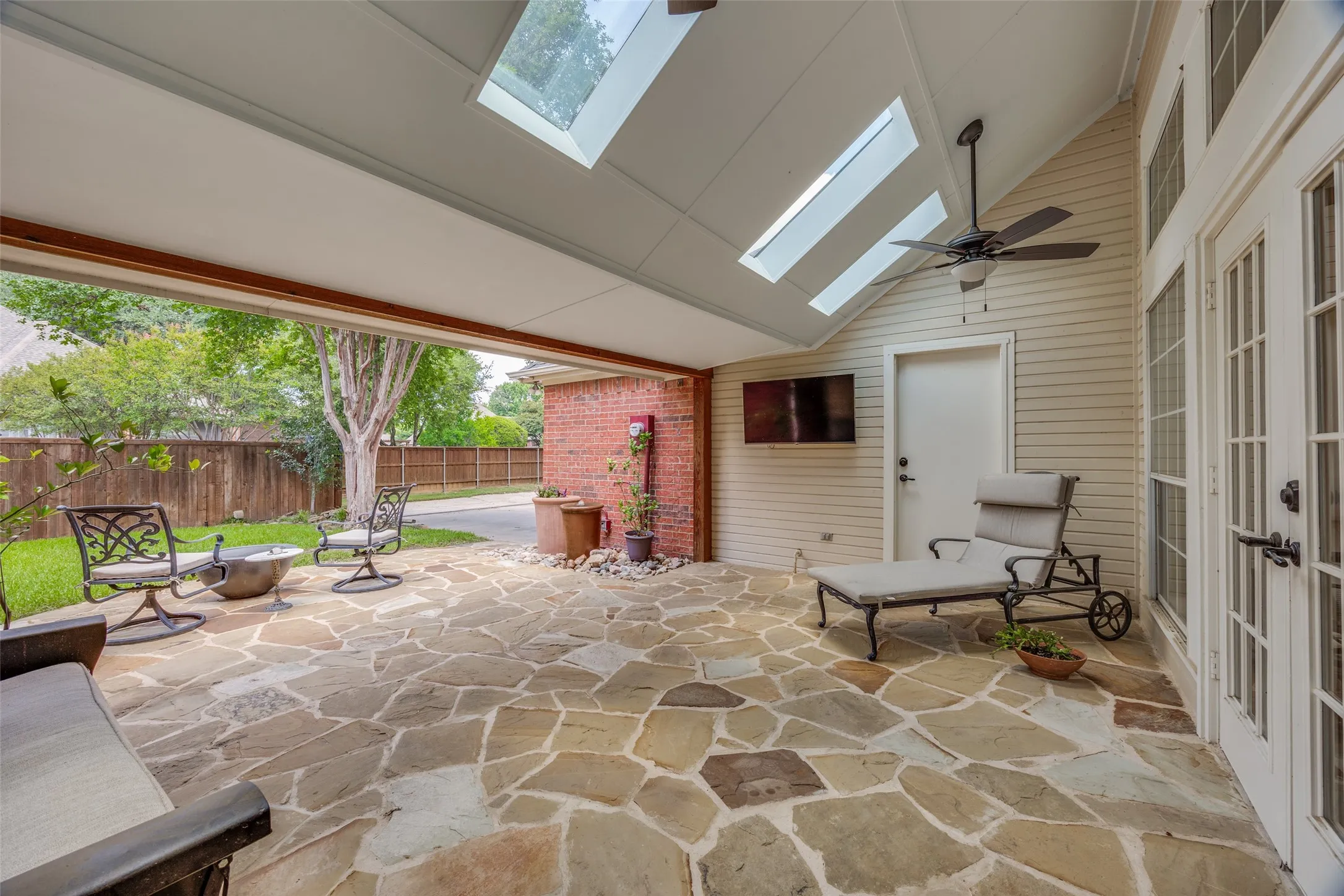 Single Family Residence For Sale in Dallas County , 314 Pecan Hollow Drive, Coppell, Texas 75019, 4 Bedroom, 4 Bathroom, 3 Garage spaces, 3,003 Sqft, built in 1991, mls#21298271, Real Estate Agent in Coppell, Homes For Sale in Dallas county, Homes For Sale in Coppell, Realtor in Coppell Texas, Real Estate Brokerage Independent Realty Texas, Luminita Cordes Realtor