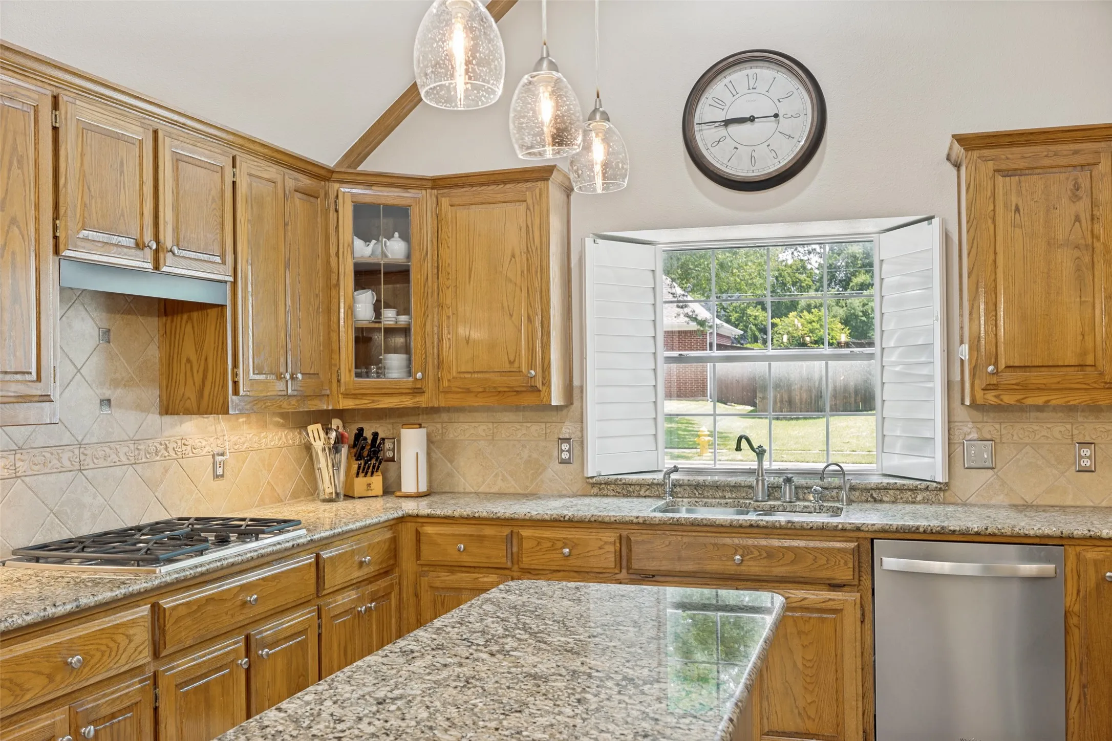 Single Family Residence For Sale in Dallas County , 314 Pecan Hollow Drive, Coppell, Texas 75019, 4 Bedroom, 4 Bathroom, 3 Garage spaces, 3,003 Sqft, built in 1991, mls#21298271, Real Estate Agent in Coppell, Homes For Sale in Dallas county, Homes For Sale in Coppell, Realtor in Coppell Texas, Real Estate Brokerage Independent Realty Texas, Luminita Cordes Realtor