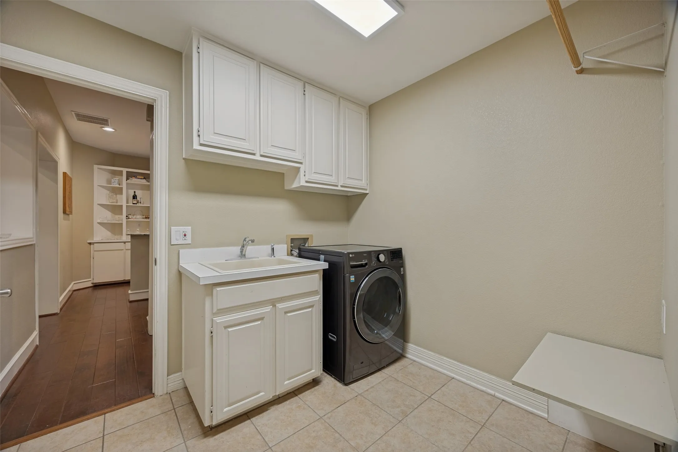 Single Family Residence For Sale in Dallas County , 314 Pecan Hollow Drive, Coppell, Texas 75019, 4 Bedroom, 4 Bathroom, 3 Garage spaces, 3,003 Sqft, built in 1991, mls#21298271, Real Estate Agent in Coppell, Homes For Sale in Dallas county, Homes For Sale in Coppell, Realtor in Coppell Texas, Real Estate Brokerage Independent Realty Texas, Luminita Cordes Realtor