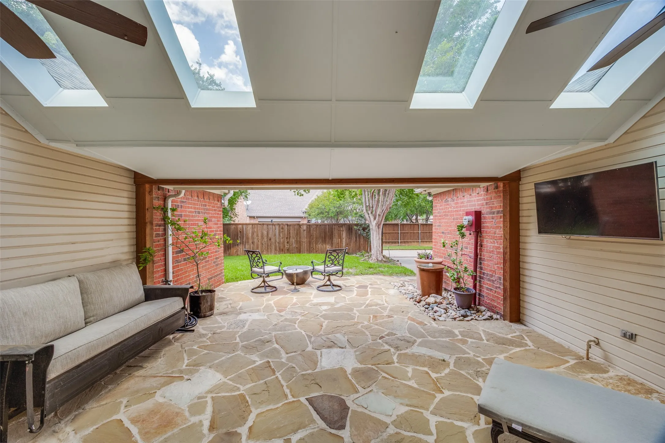 Single Family Residence For Sale in Dallas County , 314 Pecan Hollow Drive, Coppell, Texas 75019, 4 Bedroom, 4 Bathroom, 3 Garage spaces, 3,003 Sqft, built in 1991, mls#21298271, Real Estate Agent in Coppell, Homes For Sale in Dallas county, Homes For Sale in Coppell, Realtor in Coppell Texas, Real Estate Brokerage Independent Realty Texas, Luminita Cordes Realtor