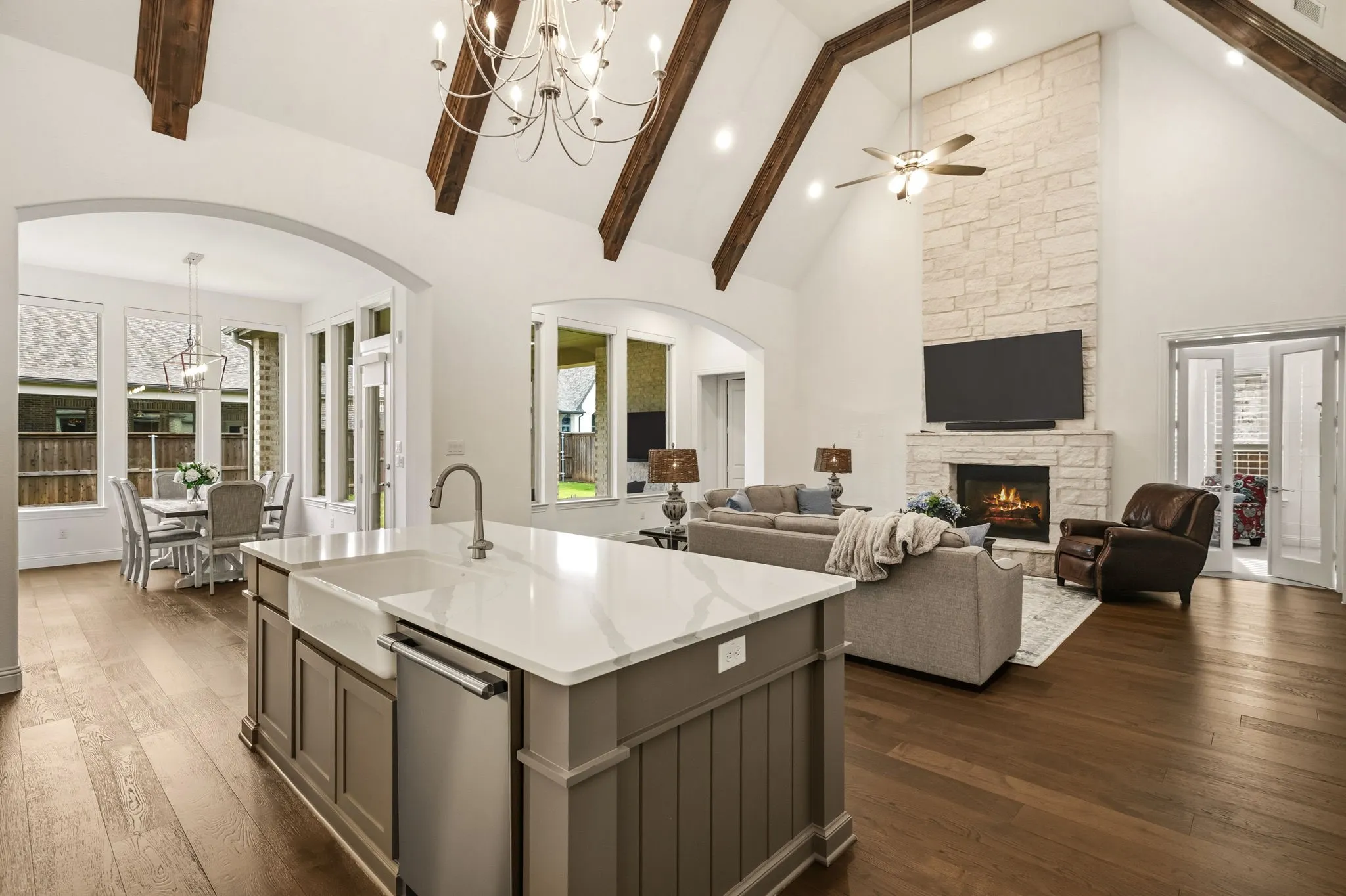 Single Family Residence For Sale in Collin County , 2905 Maverick Way, Celina, Texas 75009, 4 Bedroom, 5 Bathroom, 3 Garage spaces, 3,593 Sqft, built in 2020, mls#21303596, Real Estate Agent in Celina, Homes For Sale in Collin county, Homes For Sale in Celina, Realtor in Celina Texas, Real Estate Brokerage Independent Realty Texas, Luminita Cordes Realtor