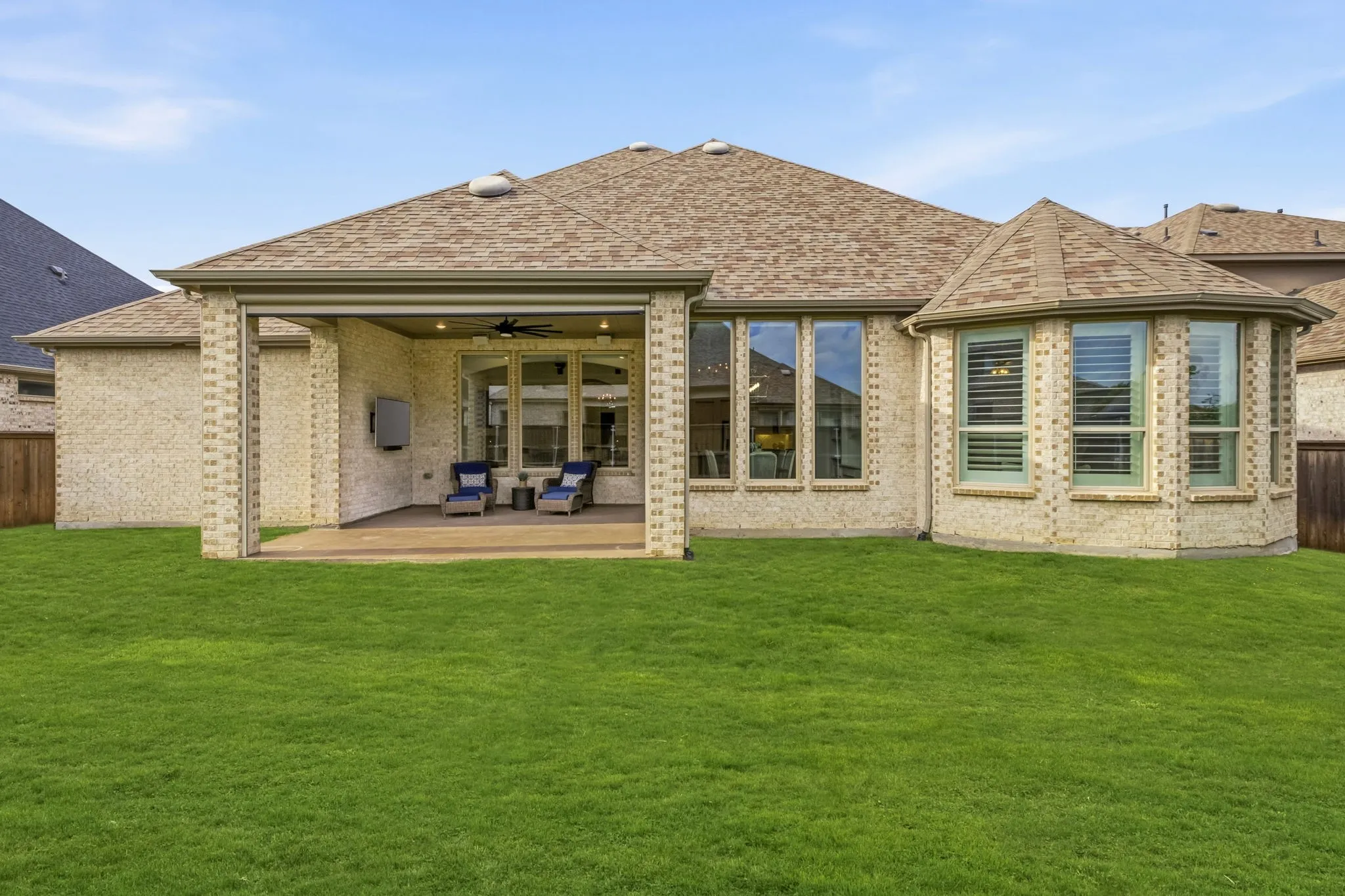 Single Family Residence For Sale in Collin County , 2905 Maverick Way, Celina, Texas 75009, 4 Bedroom, 5 Bathroom, 3 Garage spaces, 3,593 Sqft, built in 2020, mls#21303596, Real Estate Agent in Celina, Homes For Sale in Collin county, Homes For Sale in Celina, Realtor in Celina Texas, Real Estate Brokerage Independent Realty Texas, Luminita Cordes Realtor