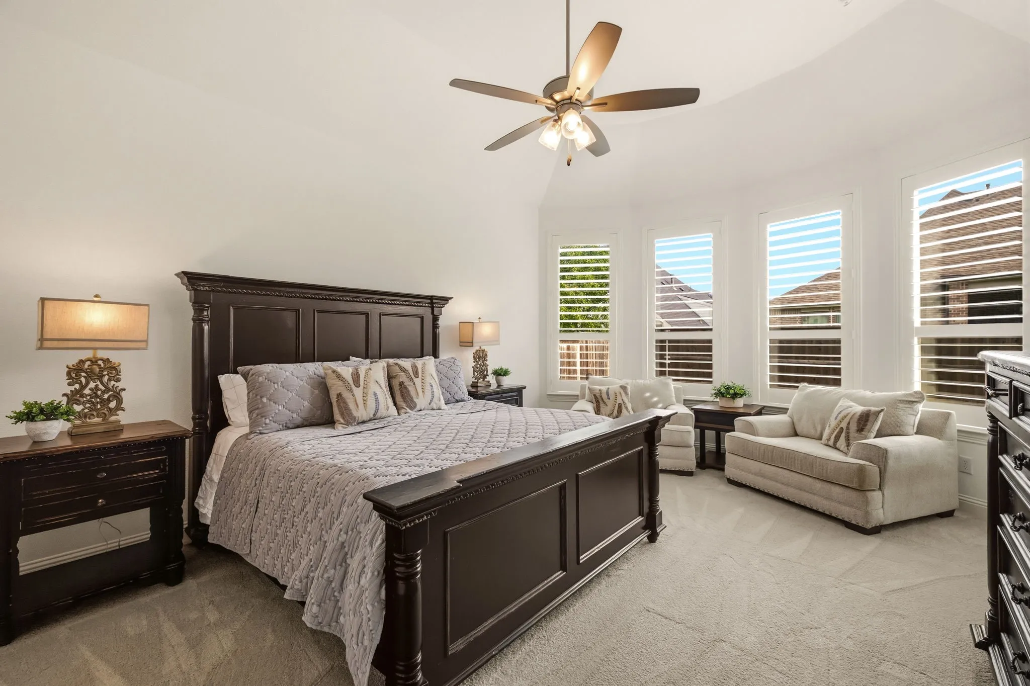 Single Family Residence For Sale in Collin County , 2905 Maverick Way, Celina, Texas 75009, 4 Bedroom, 5 Bathroom, 3 Garage spaces, 3,593 Sqft, built in 2020, mls#21303596, Real Estate Agent in Celina, Homes For Sale in Collin county, Homes For Sale in Celina, Realtor in Celina Texas, Real Estate Brokerage Independent Realty Texas, Luminita Cordes Realtor