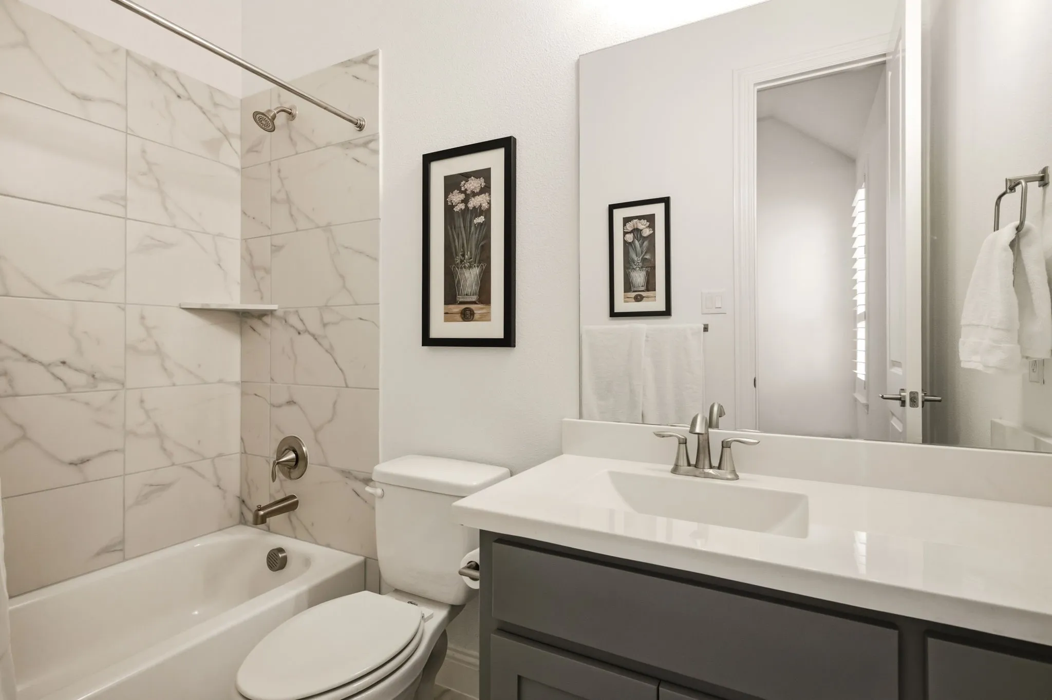 Single Family Residence For Sale in Collin County , 2905 Maverick Way, Celina, Texas 75009, 4 Bedroom, 5 Bathroom, 3 Garage spaces, 3,593 Sqft, built in 2020, mls#21303596, Real Estate Agent in Celina, Homes For Sale in Collin county, Homes For Sale in Celina, Realtor in Celina Texas, Real Estate Brokerage Independent Realty Texas, Luminita Cordes Realtor