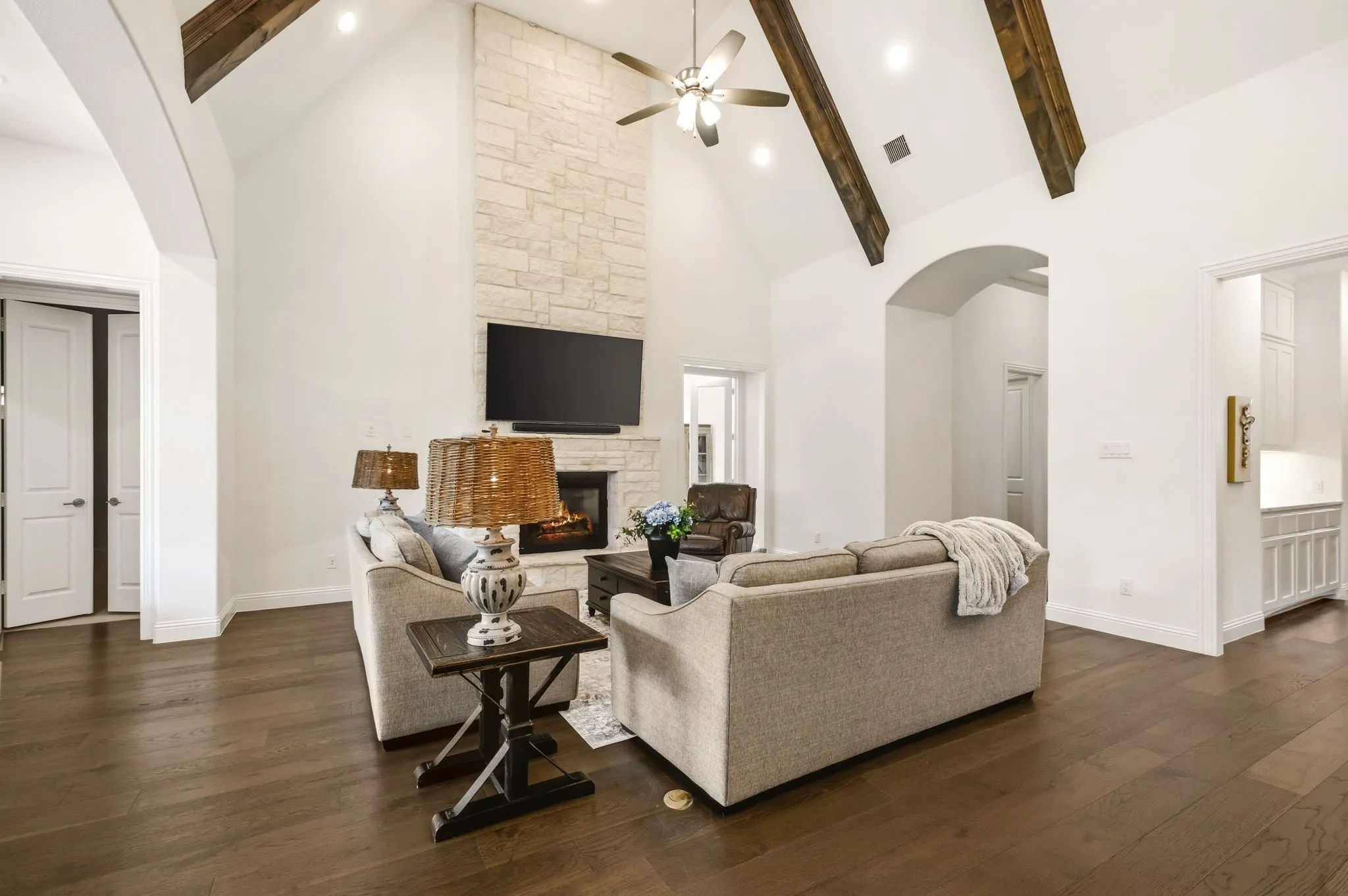 Single Family Residence For Sale in Collin County , 2905 Maverick Way, Celina, Texas 75009, 4 Bedroom, 5 Bathroom, 3 Garage spaces, 3,593 Sqft, built in 2020, mls#21303596, Real Estate Agent in Celina, Homes For Sale in Collin county, Homes For Sale in Celina, Realtor in Celina Texas, Real Estate Brokerage Independent Realty Texas, Luminita Cordes Realtor