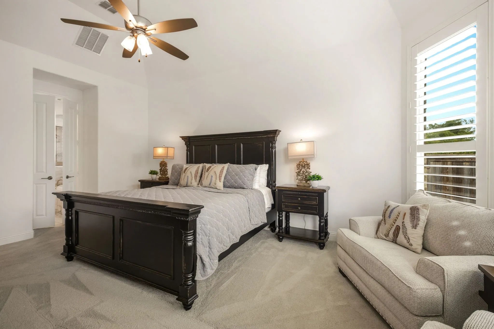 Single Family Residence For Sale in Collin County , 2905 Maverick Way, Celina, Texas 75009, 4 Bedroom, 5 Bathroom, 3 Garage spaces, 3,593 Sqft, built in 2020, mls#21303596, Real Estate Agent in Celina, Homes For Sale in Collin county, Homes For Sale in Celina, Realtor in Celina Texas, Real Estate Brokerage Independent Realty Texas, Luminita Cordes Realtor