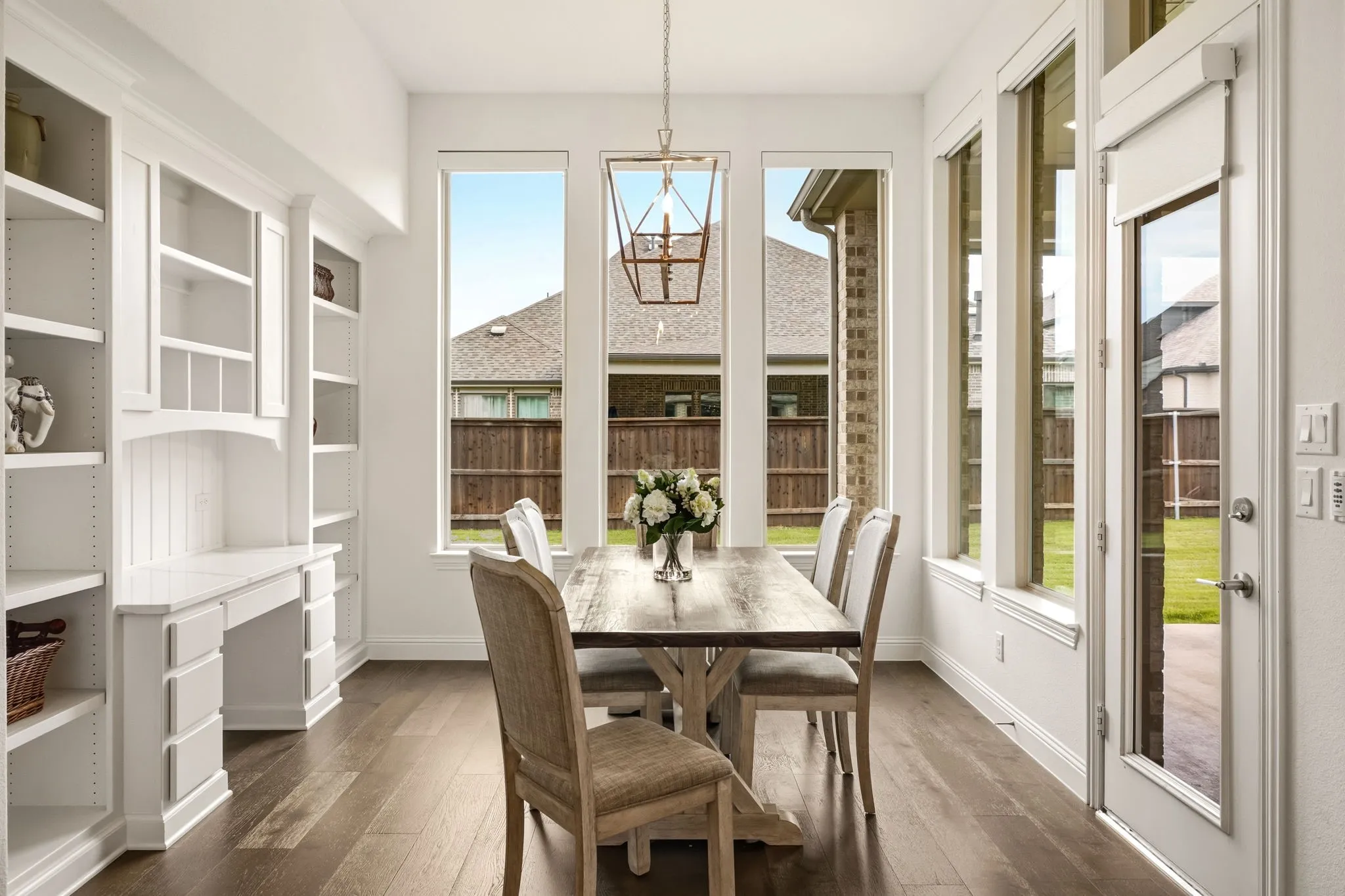 Single Family Residence For Sale in Collin County , 2905 Maverick Way, Celina, Texas 75009, 4 Bedroom, 5 Bathroom, 3 Garage spaces, 3,593 Sqft, built in 2020, mls#21303596, Real Estate Agent in Celina, Homes For Sale in Collin county, Homes For Sale in Celina, Realtor in Celina Texas, Real Estate Brokerage Independent Realty Texas, Luminita Cordes Realtor