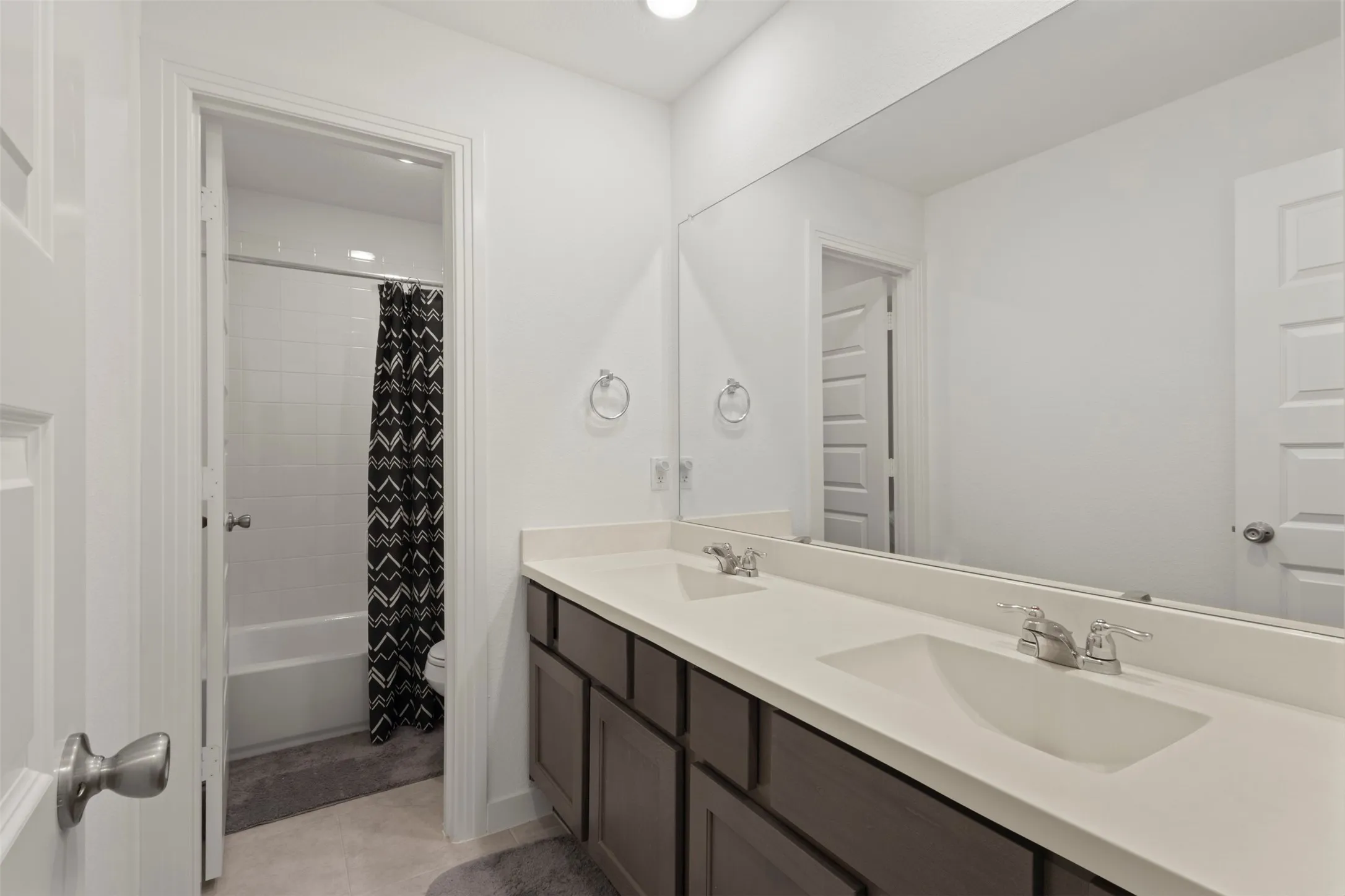 Single Family Residence For Sale in Denton County , 1848 Coronet Avenue, Aubrey, Texas 76227, 3 Bedroom, 3 Bathroom, 2 Garage spaces, 2,262 Sqft, built in 2021, mls#21305808, Real Estate Agent in Aubrey, Homes For Sale in Denton county, Homes For Sale in Aubrey, Realtor in Aubrey Texas, Real Estate Brokerage Independent Realty Texas, Luminita Cordes Realtor