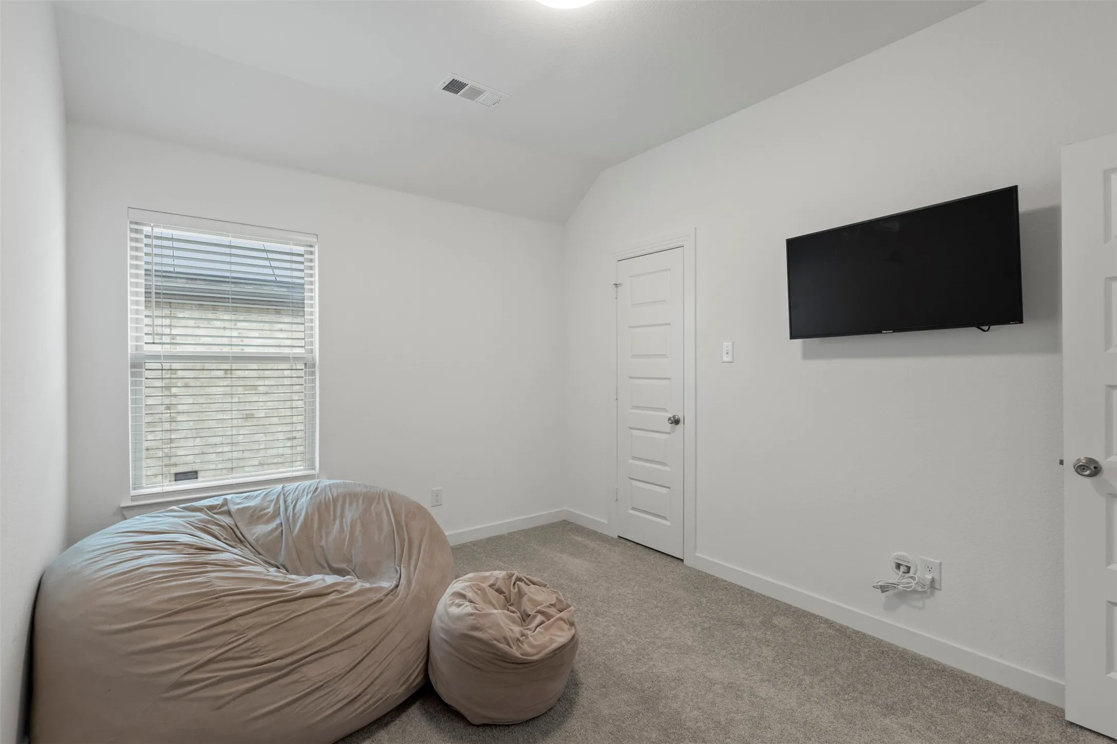 Single Family Residence For Sale in Denton County , 1848 Coronet Avenue, Aubrey, Texas 76227, 3 Bedroom, 3 Bathroom, 2 Garage spaces, 2,262 Sqft, built in 2021, mls#21305808, Real Estate Agent in Aubrey, Homes For Sale in Denton county, Homes For Sale in Aubrey, Realtor in Aubrey Texas, Real Estate Brokerage Independent Realty Texas, Luminita Cordes Realtor
