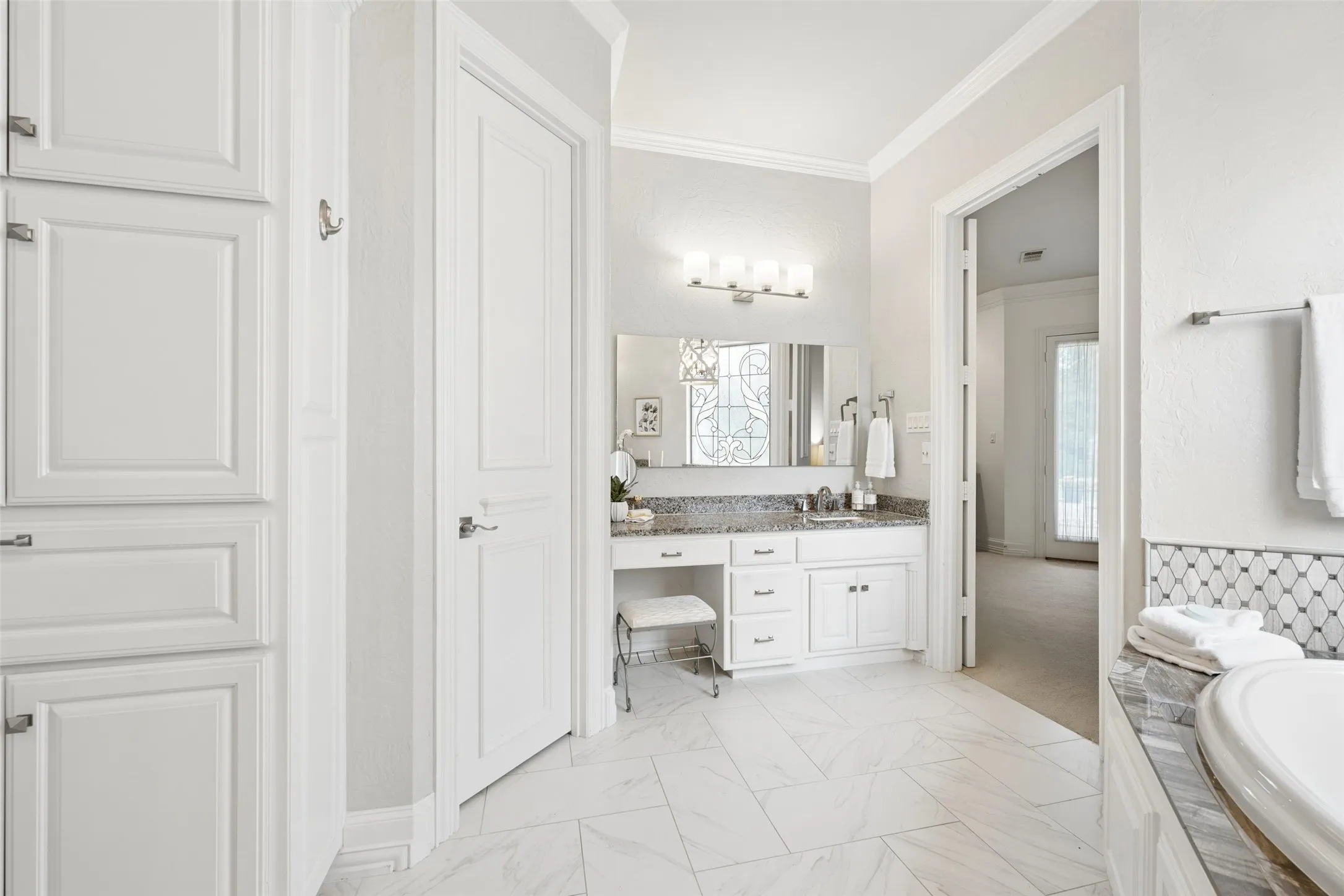Single Family Residence For Sale in Denton County , 5204 Prince Lane, Flower Mound, Texas 75022, 5 Bedroom, 6 Bathroom, 3 Garage spaces, 5,119 Sqft, built in 1998, Price $1,795,000, mls#21302342, Real Estate Agent in Flower Mound, Homes For Sale in Denton county, Homes For Sale in Flower Mound, Realtor in Flower Mound Texas, Real Estate Brokerage Independent Realty Texas, Luminita Cordes Realtor