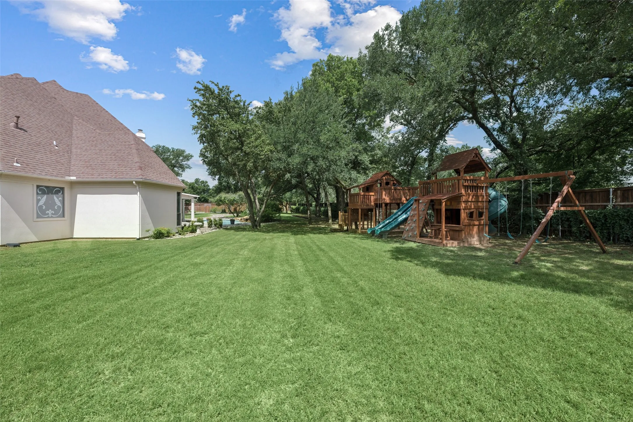 Single Family Residence For Sale in Denton County , 5204 Prince Lane, Flower Mound, Texas 75022, 5 Bedroom, 6 Bathroom, 3 Garage spaces, 5,119 Sqft, built in 1998, Price $1,795,000, mls#21302342, Real Estate Agent in Flower Mound, Homes For Sale in Denton county, Homes For Sale in Flower Mound, Realtor in Flower Mound Texas, Real Estate Brokerage Independent Realty Texas, Luminita Cordes Realtor