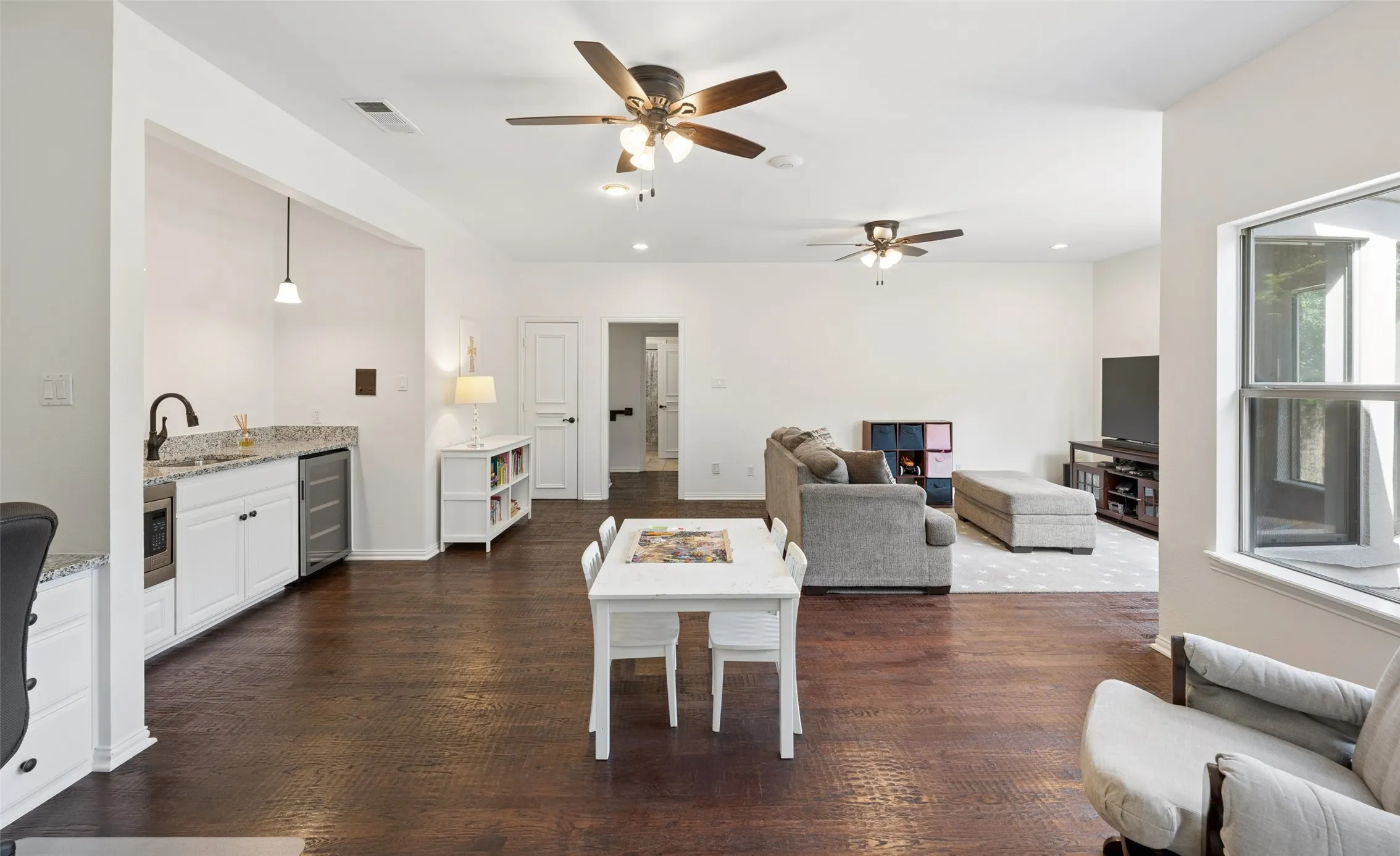 Single Family Residence For Sale in Denton County , 5204 Prince Lane, Flower Mound, Texas 75022, 5 Bedroom, 6 Bathroom, 3 Garage spaces, 5,119 Sqft, built in 1998, Price $1,795,000, mls#21302342, Real Estate Agent in Flower Mound, Homes For Sale in Denton county, Homes For Sale in Flower Mound, Realtor in Flower Mound Texas, Real Estate Brokerage Independent Realty Texas, Luminita Cordes Realtor