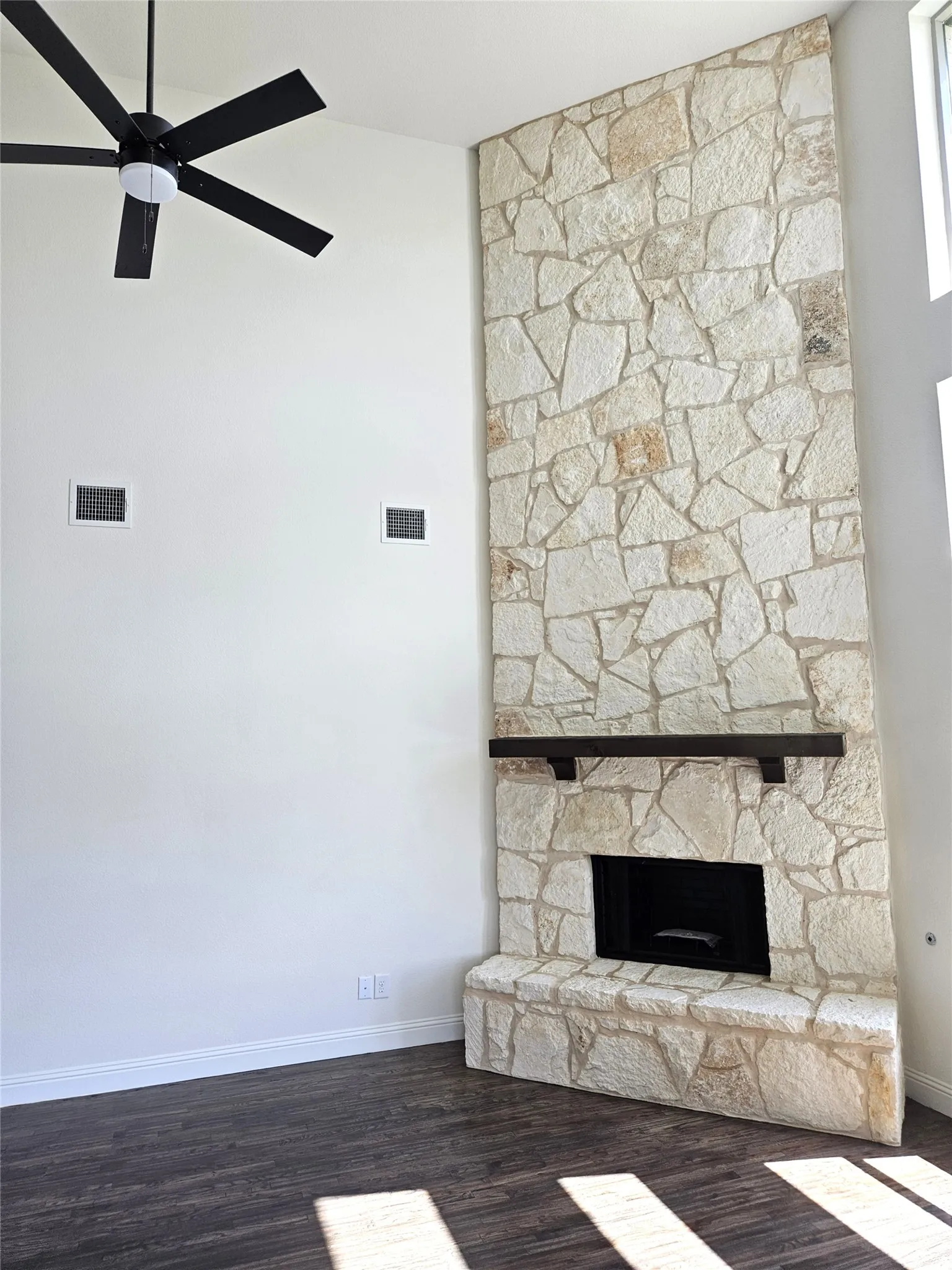Single Family Residence For Sale in Grayson County , 228 Pronghorn Drive, Gordonville, Texas 76245, 4 Bedroom, 4 Bathroom, 6 Garage spaces, 2,863 Sqft, built in 2026, mls#21305918, Real Estate Agent in Gordonville, Homes For Sale in Grayson county, Homes For Sale in Gordonville, Realtor in Gordonville Texas, Real Estate Brokerage Independent Realty Texas, Luminita Cordes Realtor