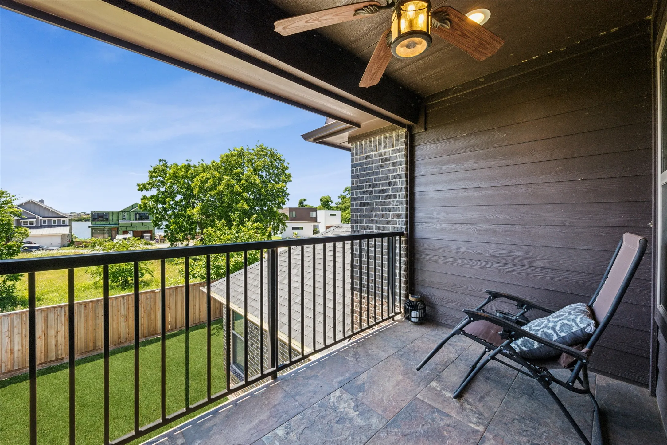 Single Family Residence For Sale in Dallas County , 2405 La Costa Drive, Rowlett, Texas 75088, 5 Bedroom, 5 Bathroom, 2 Garage spaces, 2,464 Sqft, built in 2017, mls#21303538, Real Estate Agent in Rowlett, Homes For Sale in Dallas county, Homes For Sale in Rowlett, Realtor in Rowlett Texas, Real Estate Brokerage Independent Realty Texas, Luminita Cordes Realtor