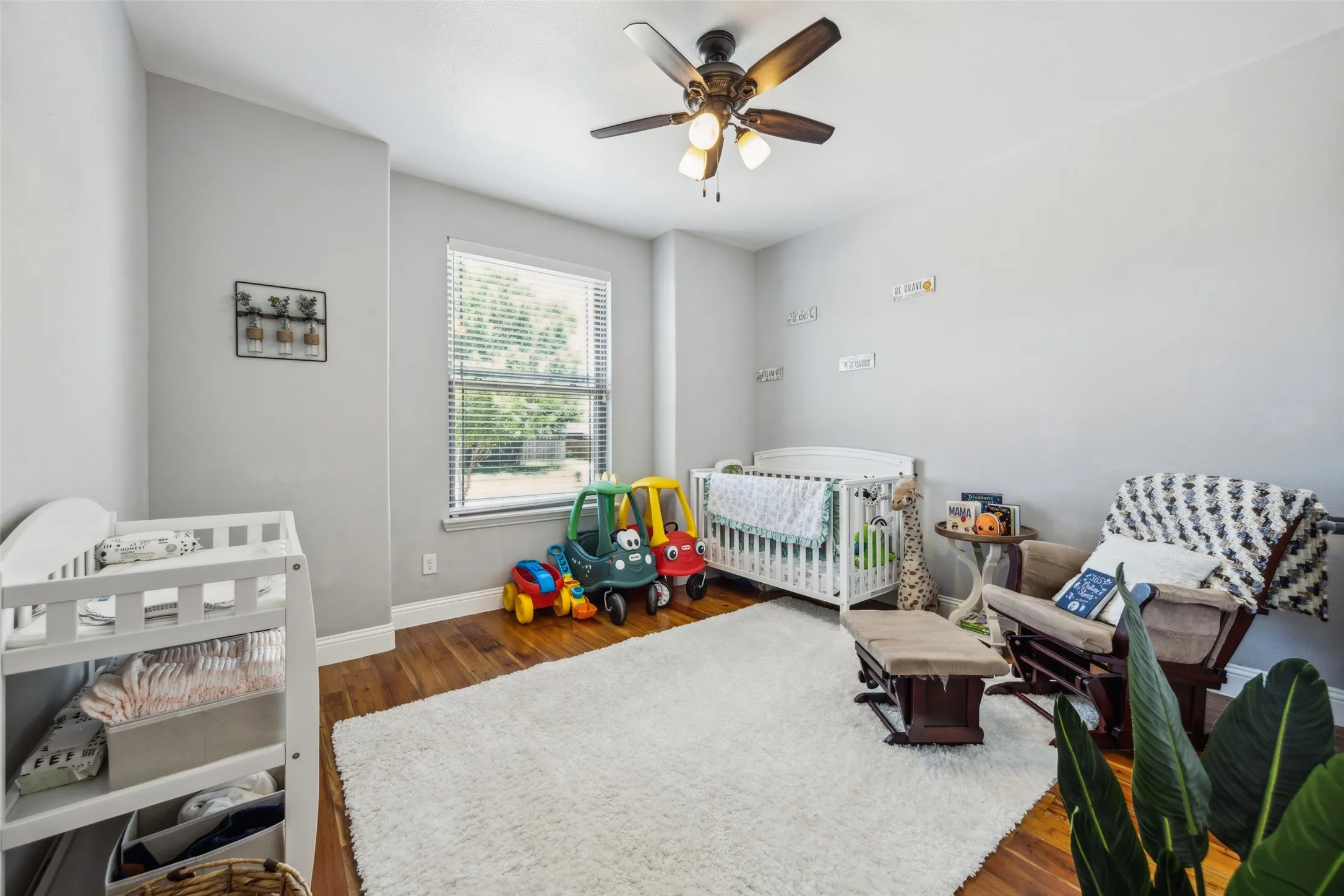 Single Family Residence For Sale in Dallas County , 2405 La Costa Drive, Rowlett, Texas 75088, 5 Bedroom, 5 Bathroom, 2 Garage spaces, 2,464 Sqft, built in 2017, mls#21303538, Real Estate Agent in Rowlett, Homes For Sale in Dallas county, Homes For Sale in Rowlett, Realtor in Rowlett Texas, Real Estate Brokerage Independent Realty Texas, Luminita Cordes Realtor
