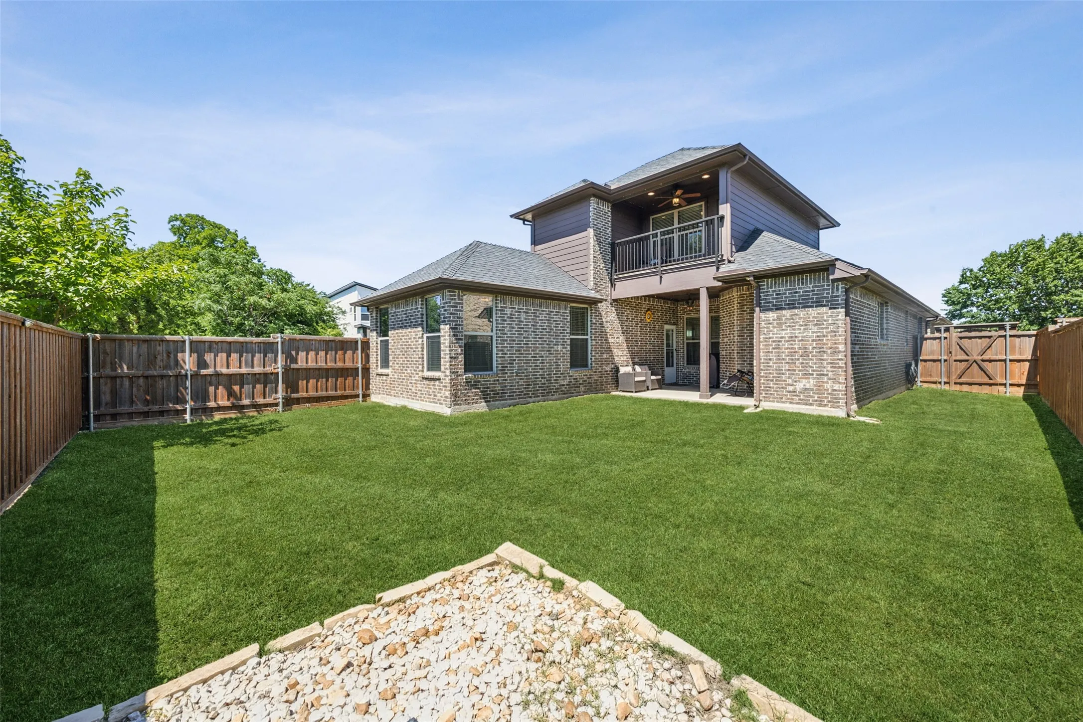 Single Family Residence For Sale in Dallas County , 2405 La Costa Drive, Rowlett, Texas 75088, 5 Bedroom, 5 Bathroom, 2 Garage spaces, 2,464 Sqft, built in 2017, mls#21303538, Real Estate Agent in Rowlett, Homes For Sale in Dallas county, Homes For Sale in Rowlett, Realtor in Rowlett Texas, Real Estate Brokerage Independent Realty Texas, Luminita Cordes Realtor