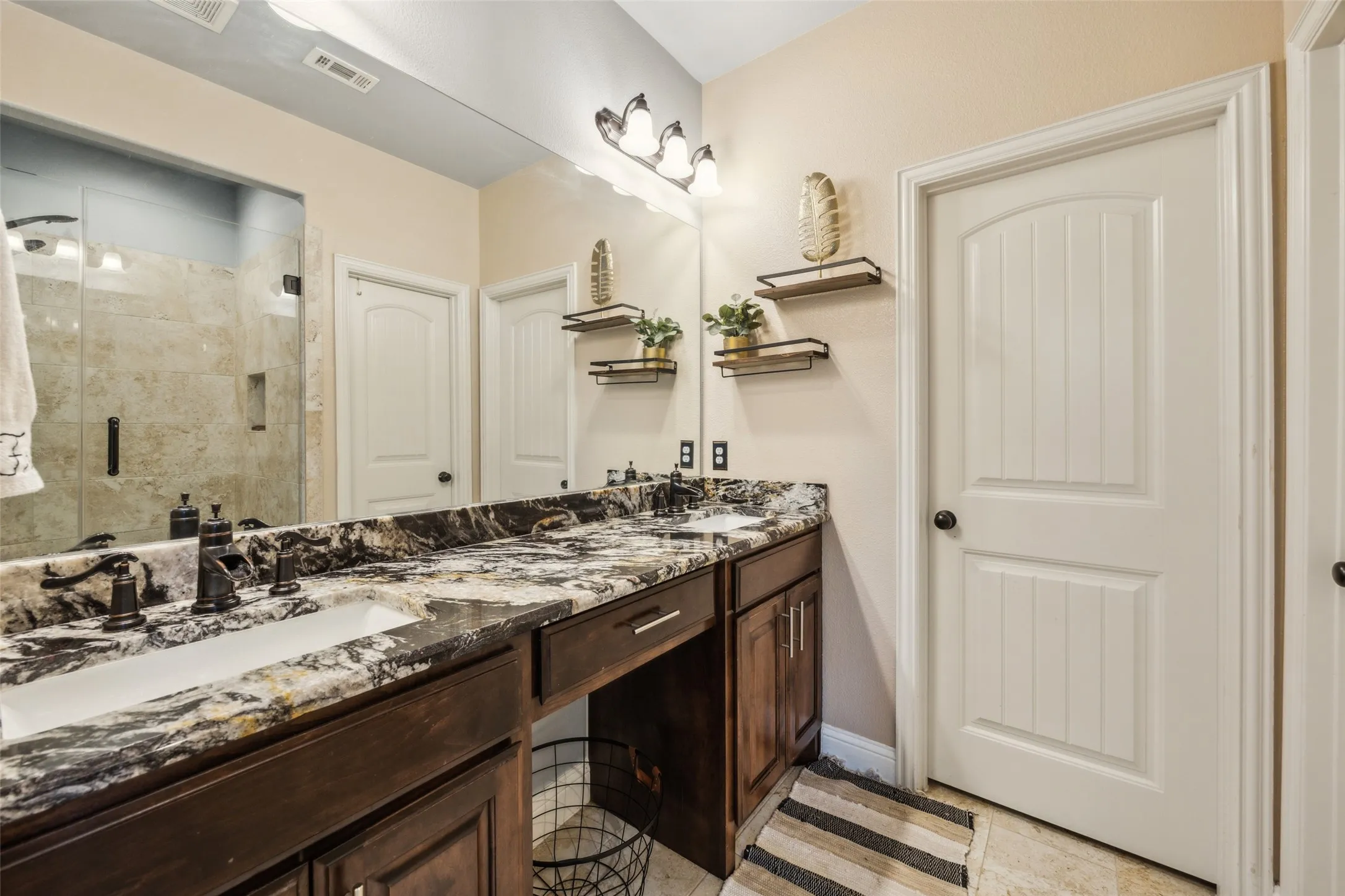 Single Family Residence For Sale in Dallas County , 2405 La Costa Drive, Rowlett, Texas 75088, 5 Bedroom, 5 Bathroom, 2 Garage spaces, 2,464 Sqft, built in 2017, mls#21303538, Real Estate Agent in Rowlett, Homes For Sale in Dallas county, Homes For Sale in Rowlett, Realtor in Rowlett Texas, Real Estate Brokerage Independent Realty Texas, Luminita Cordes Realtor
