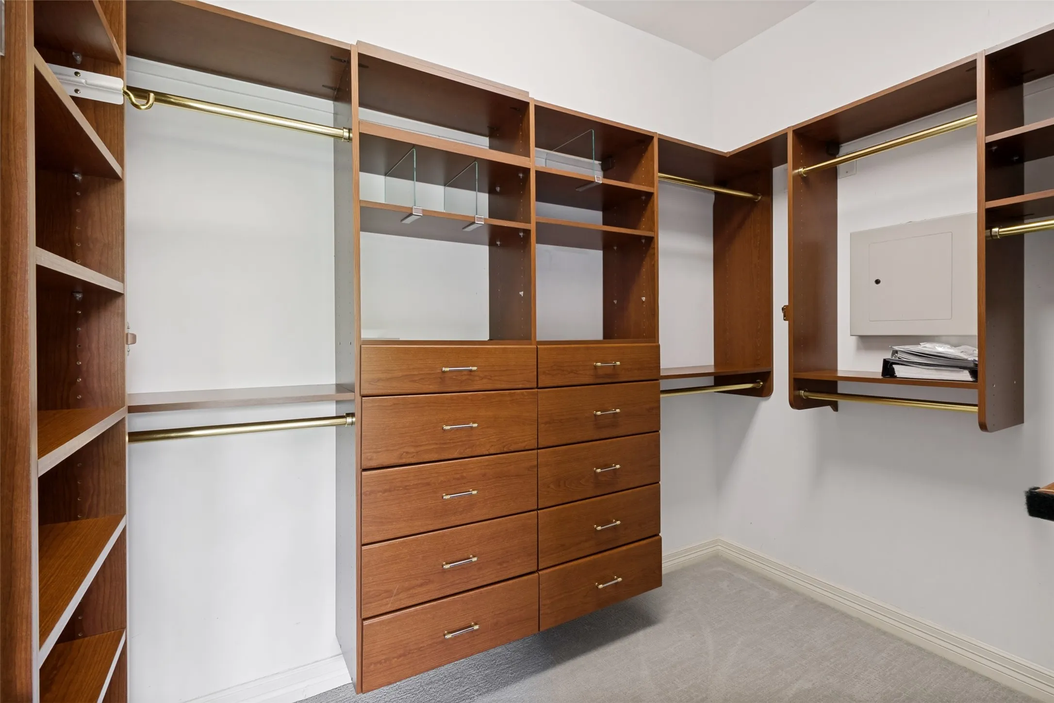 Condominium For Sale in Dallas County , 3401 Lee Parkway 401, Dallas, Texas 75219, 2 Bedroom, 2 Bathroom, 2 Garage spaces, 1,431 Sqft, built in 1998, mls#21305906, Real Estate Agent in Dallas, Homes For Sale in Dallas county, Homes For Sale in Dallas, Realtor in Dallas Texas, Real Estate Brokerage Independent Realty Texas, Luminita Cordes Realtor