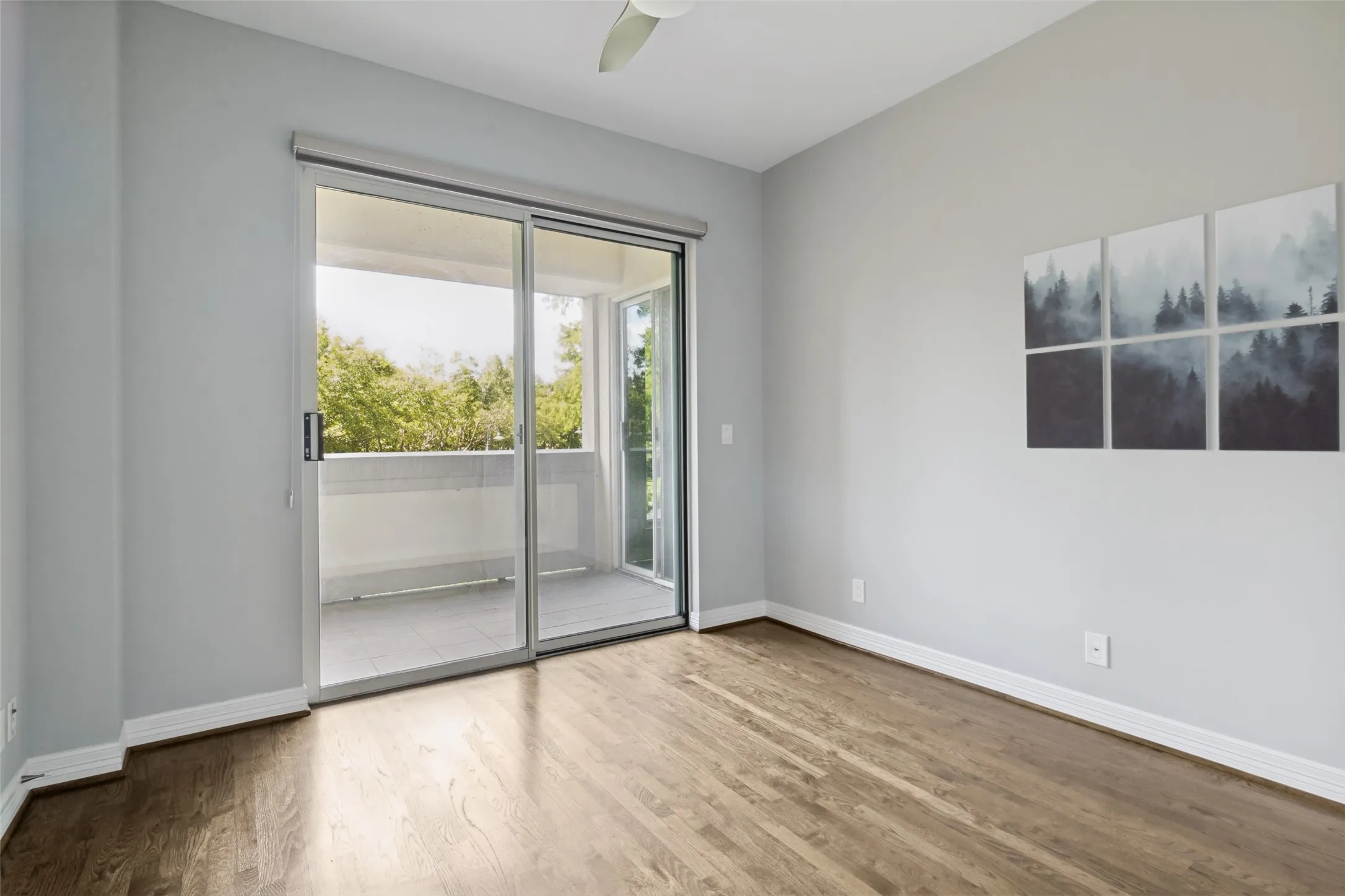 Condominium For Sale in Dallas County , 3401 Lee Parkway 401, Dallas, Texas 75219, 2 Bedroom, 2 Bathroom, 2 Garage spaces, 1,431 Sqft, built in 1998, mls#21305906, Real Estate Agent in Dallas, Homes For Sale in Dallas county, Homes For Sale in Dallas, Realtor in Dallas Texas, Real Estate Brokerage Independent Realty Texas, Luminita Cordes Realtor