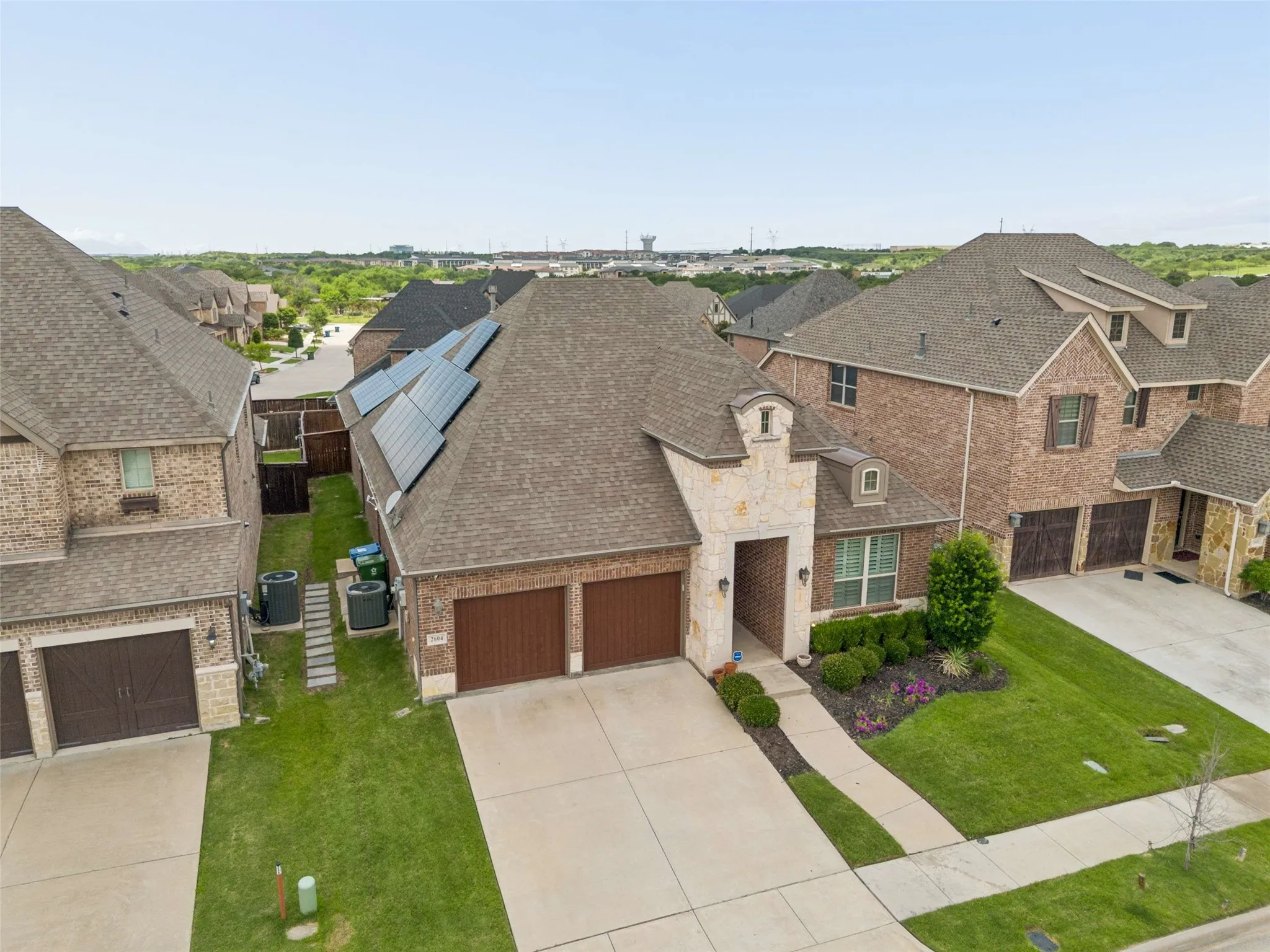 Single Family Residence For Sale in Denton County , 2604 Walnut Creek Lane, The Colony, Texas 75056, 3 Bedroom, 2 Bathroom, 3 Garage spaces, 2,336 Sqft, built in 2016, mls#21305915, Real Estate Agent in The Colony, Homes For Sale in Denton county, Homes For Sale in The Colony, Realtor in The Colony Texas, Real Estate Brokerage Independent Realty Texas, Luminita Cordes Realtor