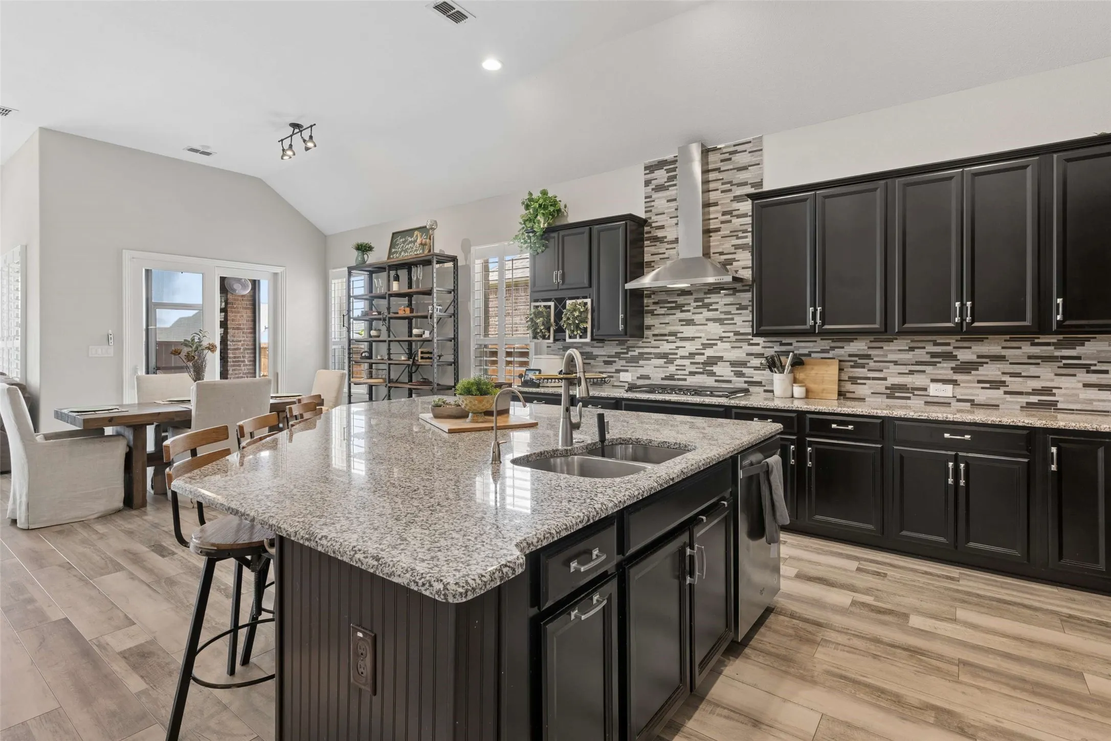 Single Family Residence For Sale in Denton County , 2604 Walnut Creek Lane, The Colony, Texas 75056, 3 Bedroom, 2 Bathroom, 3 Garage spaces, 2,336 Sqft, built in 2016, mls#21305915, Real Estate Agent in The Colony, Homes For Sale in Denton county, Homes For Sale in The Colony, Realtor in The Colony Texas, Real Estate Brokerage Independent Realty Texas, Luminita Cordes Realtor