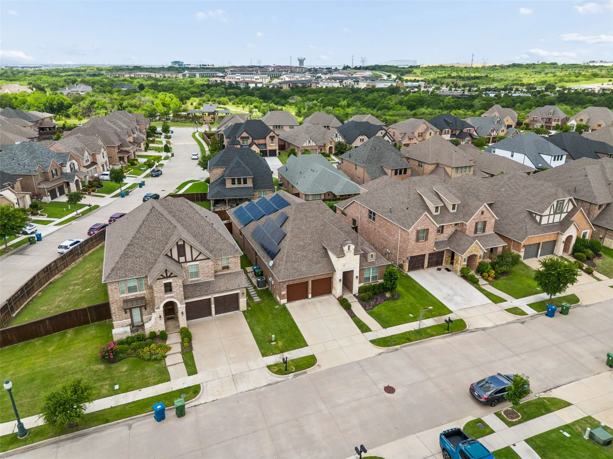 Single Family Residence For Sale in Denton County , 2604 Walnut Creek Lane, The Colony, Texas 75056, 3 Bedroom, 2 Bathroom, 3 Garage spaces, 2,336 Sqft, built in 2016, mls#21305915, Real Estate Agent in The Colony, Homes For Sale in Denton county, Homes For Sale in The Colony, Realtor in The Colony Texas, Real Estate Brokerage Independent Realty Texas, Luminita Cordes Realtor