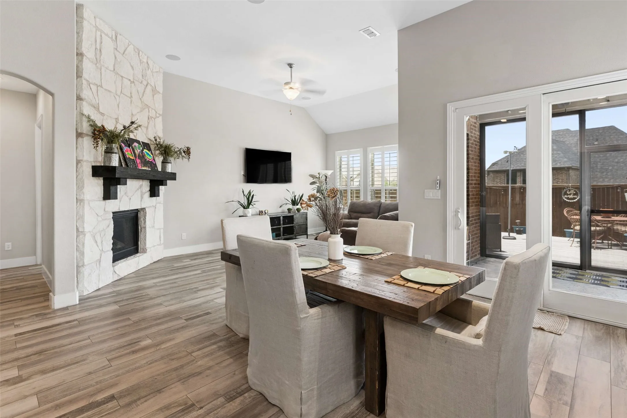 Single Family Residence For Sale in Denton County , 2604 Walnut Creek Lane, The Colony, Texas 75056, 3 Bedroom, 2 Bathroom, 3 Garage spaces, 2,336 Sqft, built in 2016, mls#21305915, Real Estate Agent in The Colony, Homes For Sale in Denton county, Homes For Sale in The Colony, Realtor in The Colony Texas, Real Estate Brokerage Independent Realty Texas, Luminita Cordes Realtor