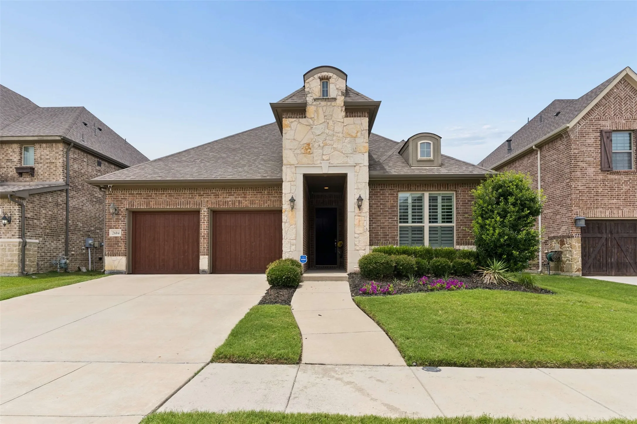 Single Family Residence For Sale in Denton County , 2604 Walnut Creek Lane, The Colony, Texas 75056, 3 Bedroom, 2 Bathroom, 3 Garage spaces, 2,336 Sqft, built in 2016, mls#21305915, Real Estate Agent in The Colony, Homes For Sale in Denton county, Homes For Sale in The Colony, Realtor in The Colony Texas, Real Estate Brokerage Independent Realty Texas, Luminita Cordes Realtor