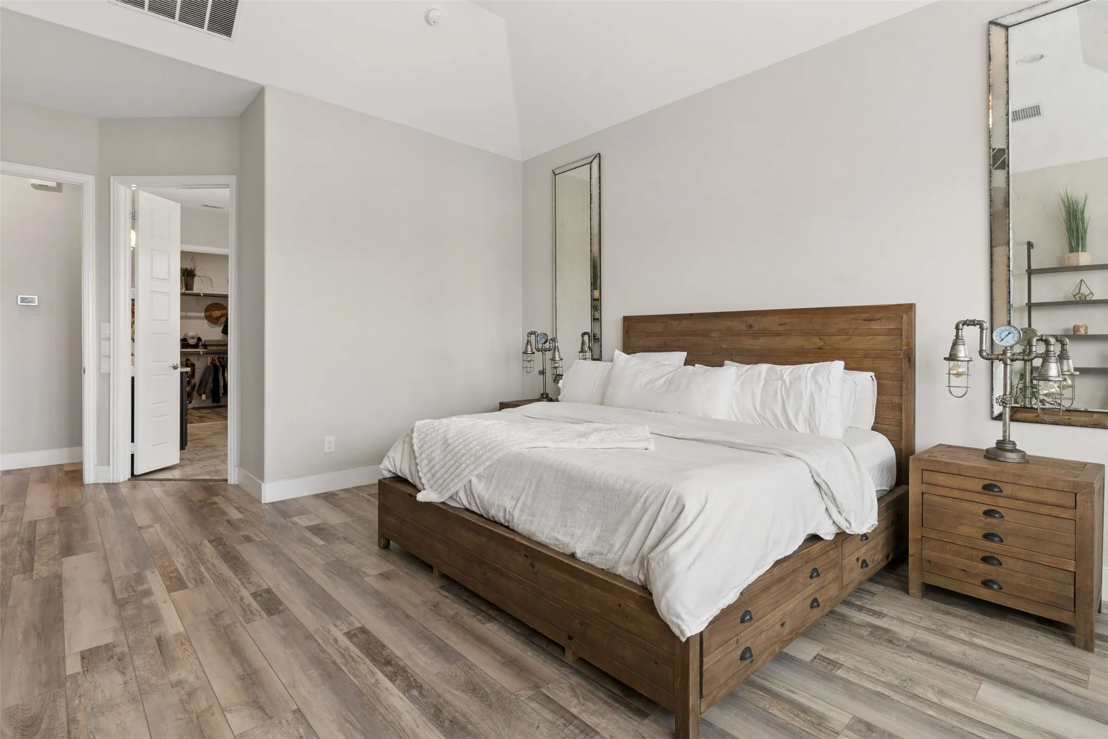 Single Family Residence For Sale in Denton County , 2604 Walnut Creek Lane, The Colony, Texas 75056, 3 Bedroom, 2 Bathroom, 3 Garage spaces, 2,336 Sqft, built in 2016, mls#21305915, Real Estate Agent in The Colony, Homes For Sale in Denton county, Homes For Sale in The Colony, Realtor in The Colony Texas, Real Estate Brokerage Independent Realty Texas, Luminita Cordes Realtor