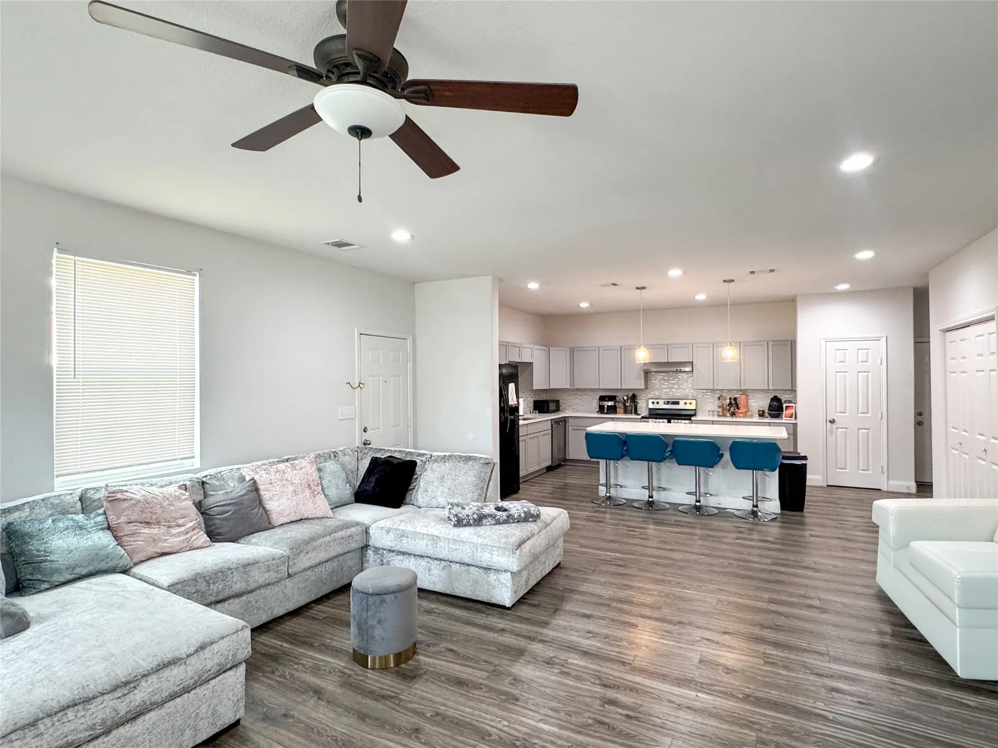 Single Family Residence For Sale in Hunt County , 3322 Pickett Street, Greenville, Texas 75401, 3 Bedrooms, 3 Bathrooms, 1 Garage spaces, 1,917 Sqft, built in 2021, Price $294,000, mls#21298202, Real Estate Agent in Greenville, Homes For Sale in Hunt county, Homes For Sale in Greenville, Realtor in Greenville Texas, Real Estate Brokerage Independent Realty Texas, Luminita Cordes Realtor