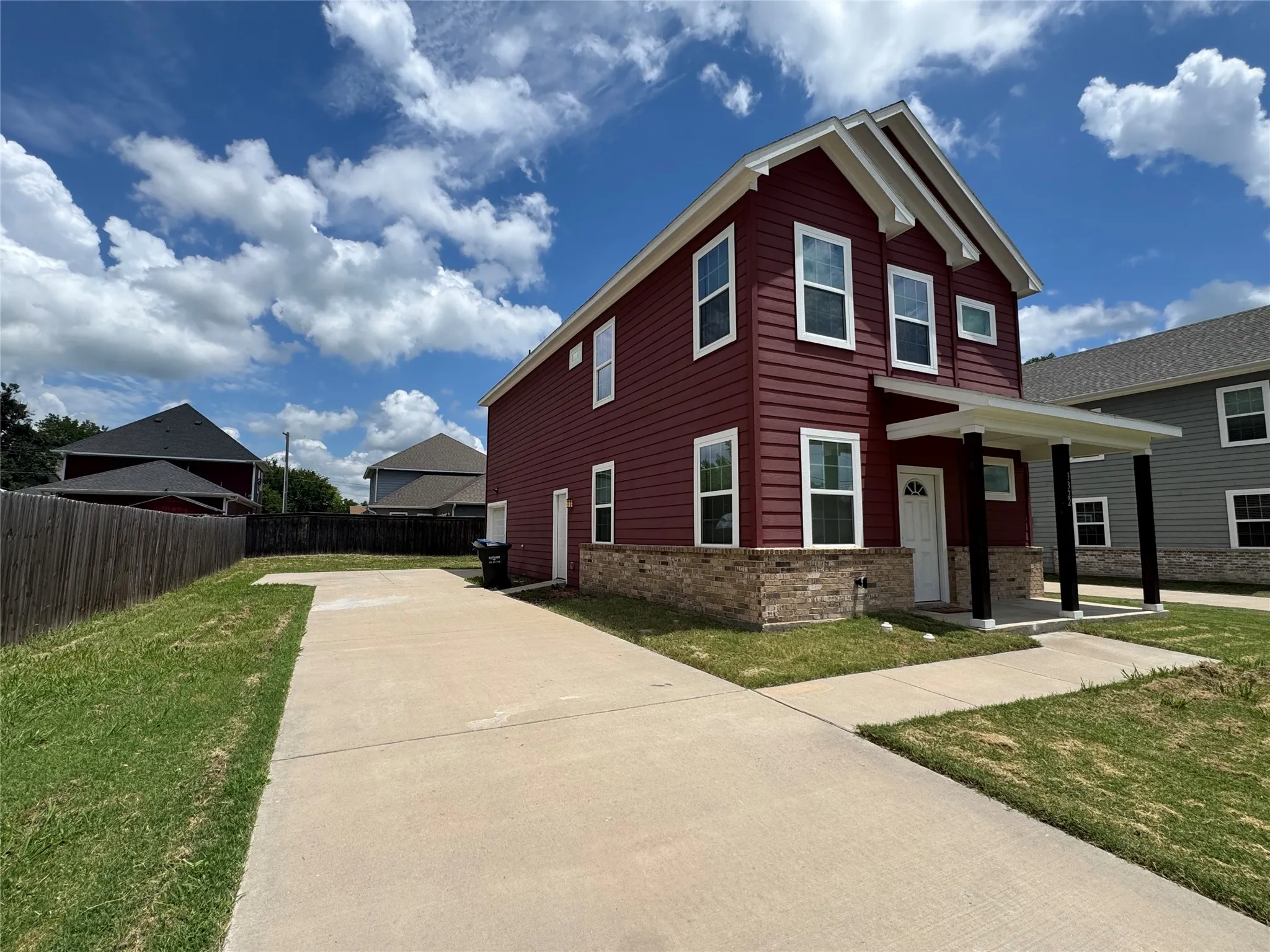 Single Family Residence For Sale in Hunt County , 3322 Pickett Street, Greenville, Texas 75401, 3 Bedrooms, 3 Bathrooms, 1 Garage spaces, 1,917 Sqft, built in 2021, Price $294,000, mls#21298202, Real Estate Agent in Greenville, Homes For Sale in Hunt county, Homes For Sale in Greenville, Realtor in Greenville Texas, Real Estate Brokerage Independent Realty Texas, Luminita Cordes Realtor