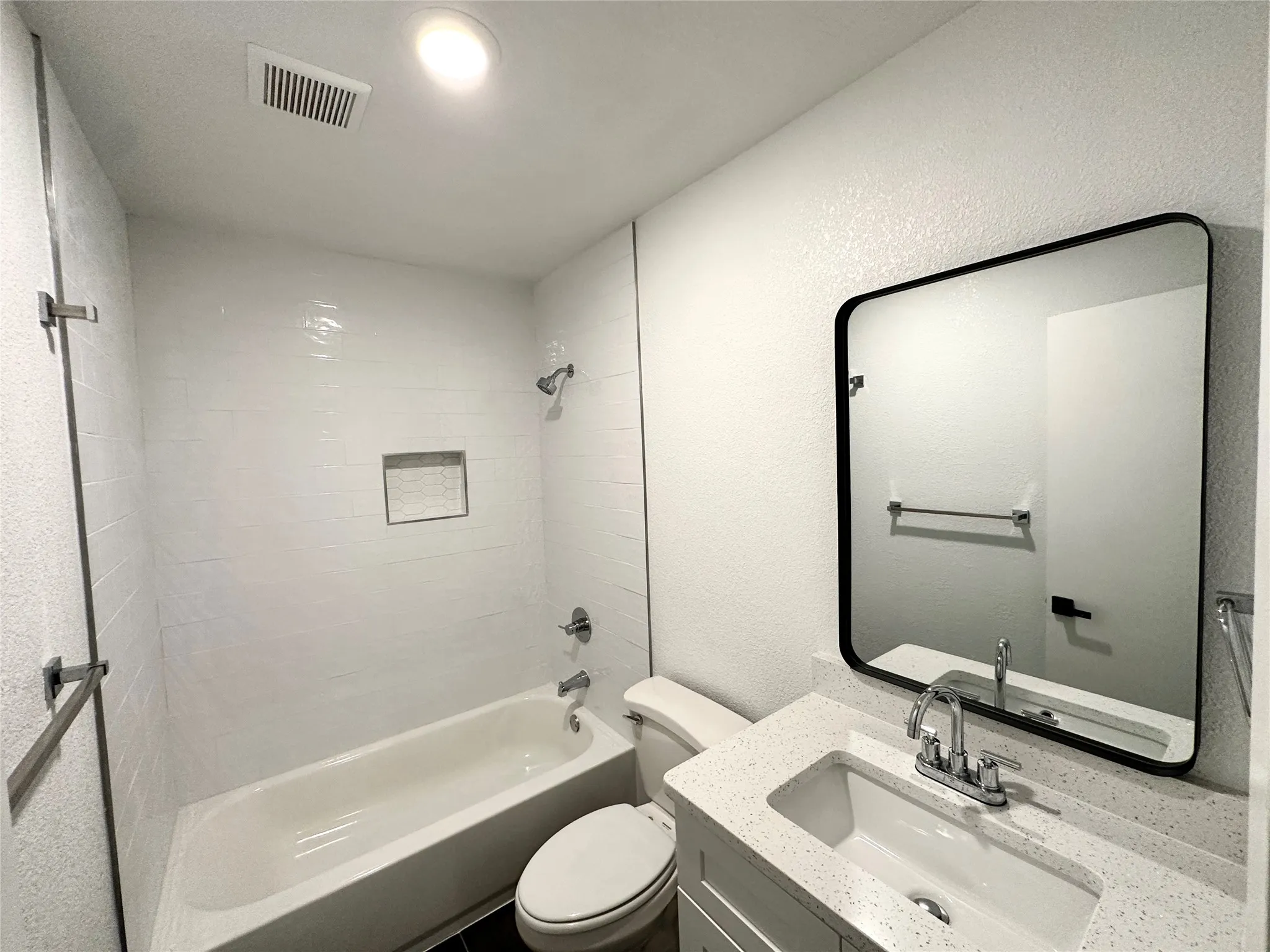 Duplex For Rent in Ellis County , 813 Kingdom Circle 35, Waxahachie, Texas 75165, 1 Bedroom, 1 Bathroom, Garage spaces, 900 Sqft, built in 2002, Price $1,100, mls#21305966, Real Estate Agent in Waxahachie, Homes For Rent in Ellis county, Homes For Rent in Waxahachie, Realtor in Waxahachie Texas, Real Estate Brokerage Independent Realty Texas, Luminita Cordes Realtor