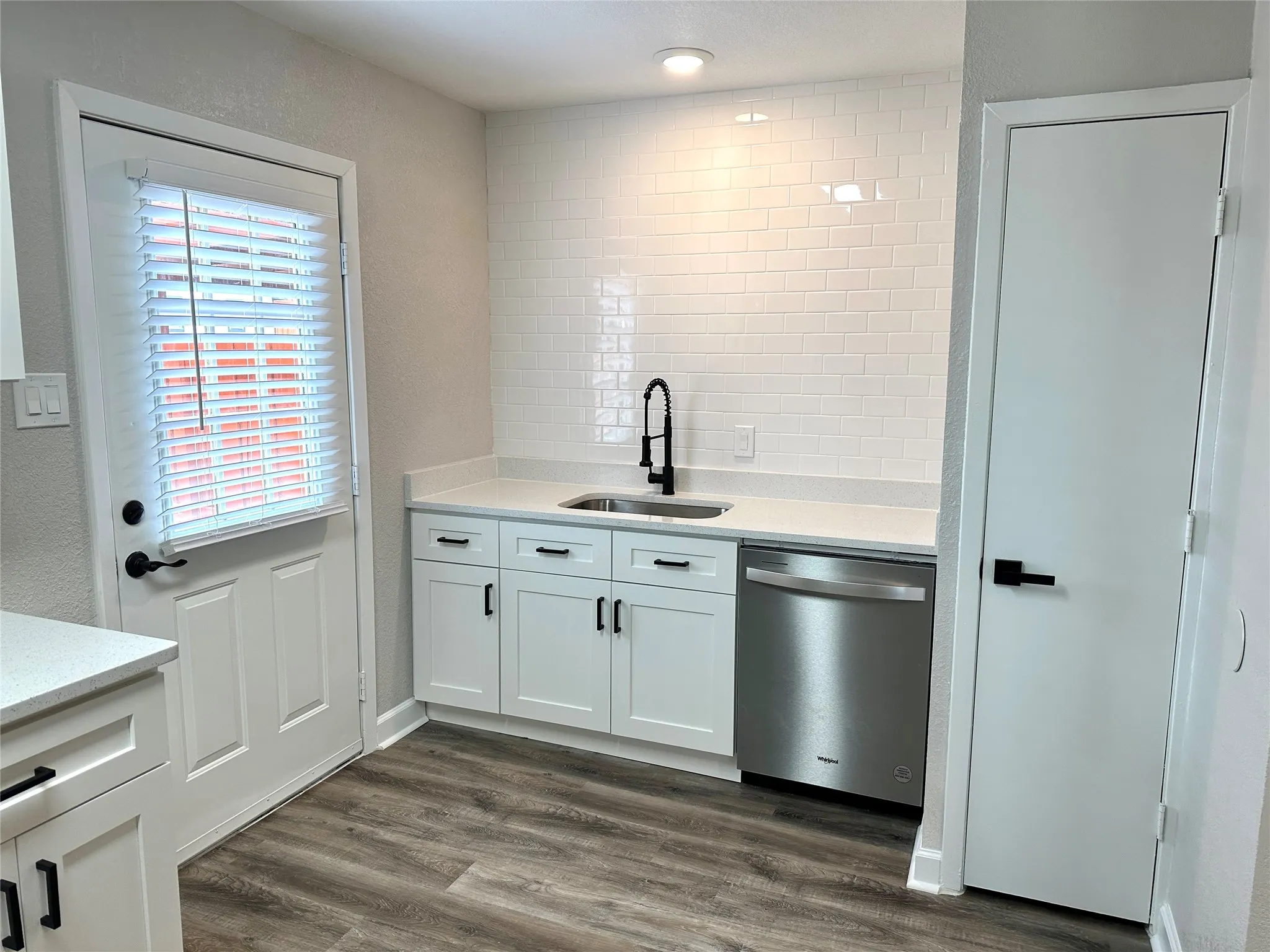 Duplex For Rent in Ellis County , 813 Kingdom Circle 35, Waxahachie, Texas 75165, 1 Bedroom, 1 Bathroom, Garage spaces, 900 Sqft, built in 2002, Price $1,100, mls#21305966, Real Estate Agent in Waxahachie, Homes For Rent in Ellis county, Homes For Rent in Waxahachie, Realtor in Waxahachie Texas, Real Estate Brokerage Independent Realty Texas, Luminita Cordes Realtor