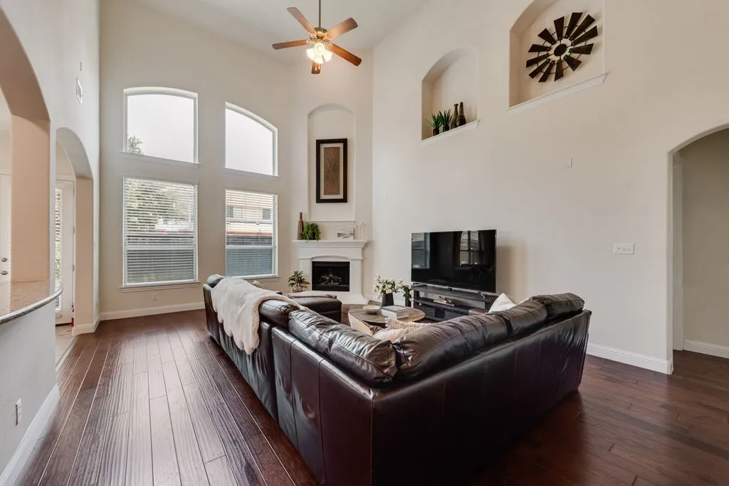 Single Family Residence For Sale in Collin County , 7230 Milsap Lane, Frisco, Texas 75035, 4 Bedroom, 4 Bathroom, 2 Garage spaces, 3,634 Sqft, built in 2014, mls#21304755, Real Estate Agent in Frisco, Homes For Sale in Collin county, Homes For Sale in Frisco, Realtor in Frisco Texas, Real Estate Brokerage Independent Realty Texas, Luminita Cordes Realtor
