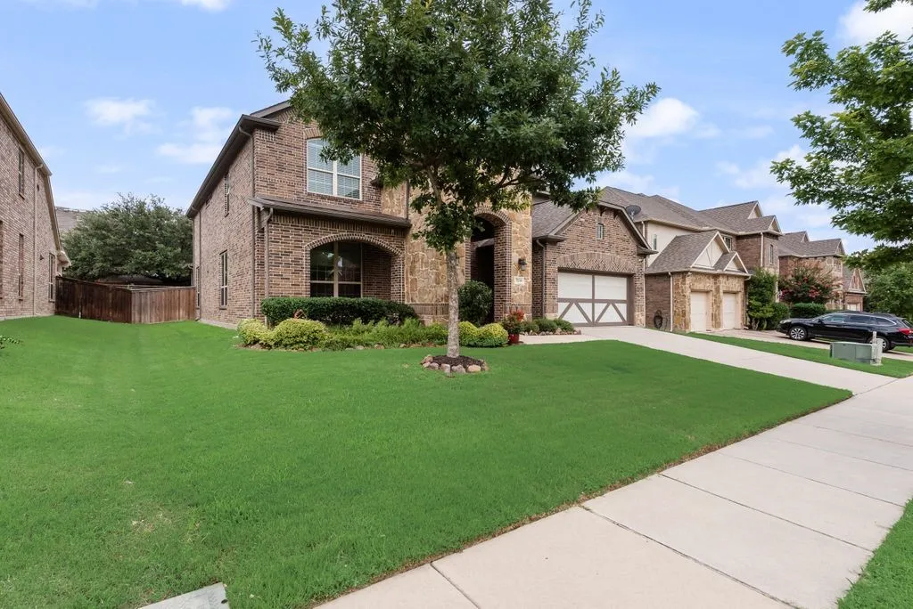 Single Family Residence For Sale in Collin County , 7230 Milsap Lane, Frisco, Texas 75035, 4 Bedroom, 4 Bathroom, 2 Garage spaces, 3,634 Sqft, built in 2014, mls#21304755, Real Estate Agent in Frisco, Homes For Sale in Collin county, Homes For Sale in Frisco, Realtor in Frisco Texas, Real Estate Brokerage Independent Realty Texas, Luminita Cordes Realtor